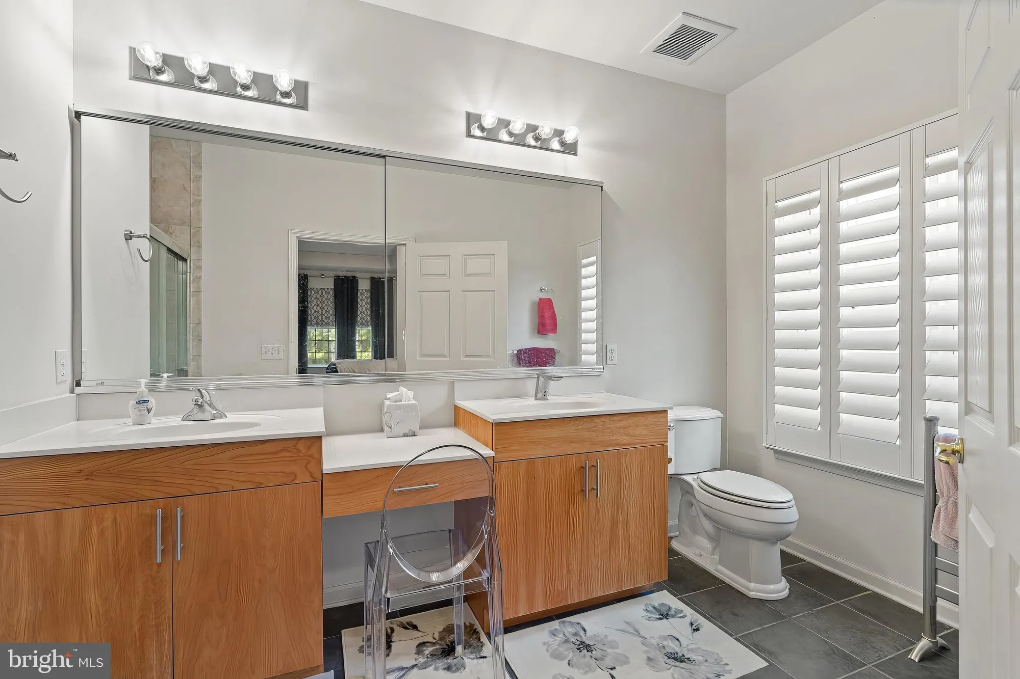 Property Slideshow image 19 of 52 | 56 mulberry dr, Manahawkin, NJ, 08050