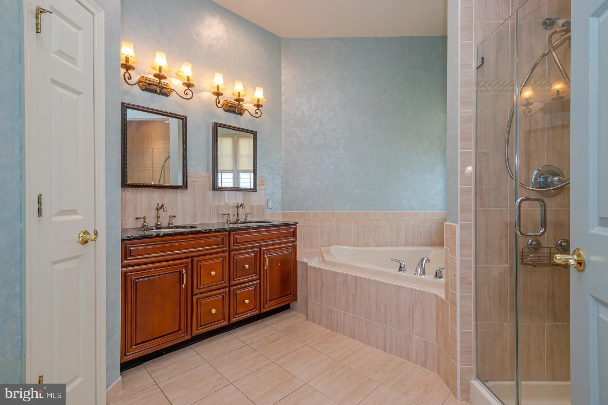 Property Slideshow image 15 of 29 | 125 einstein way, East Windsor, NJ, 08512