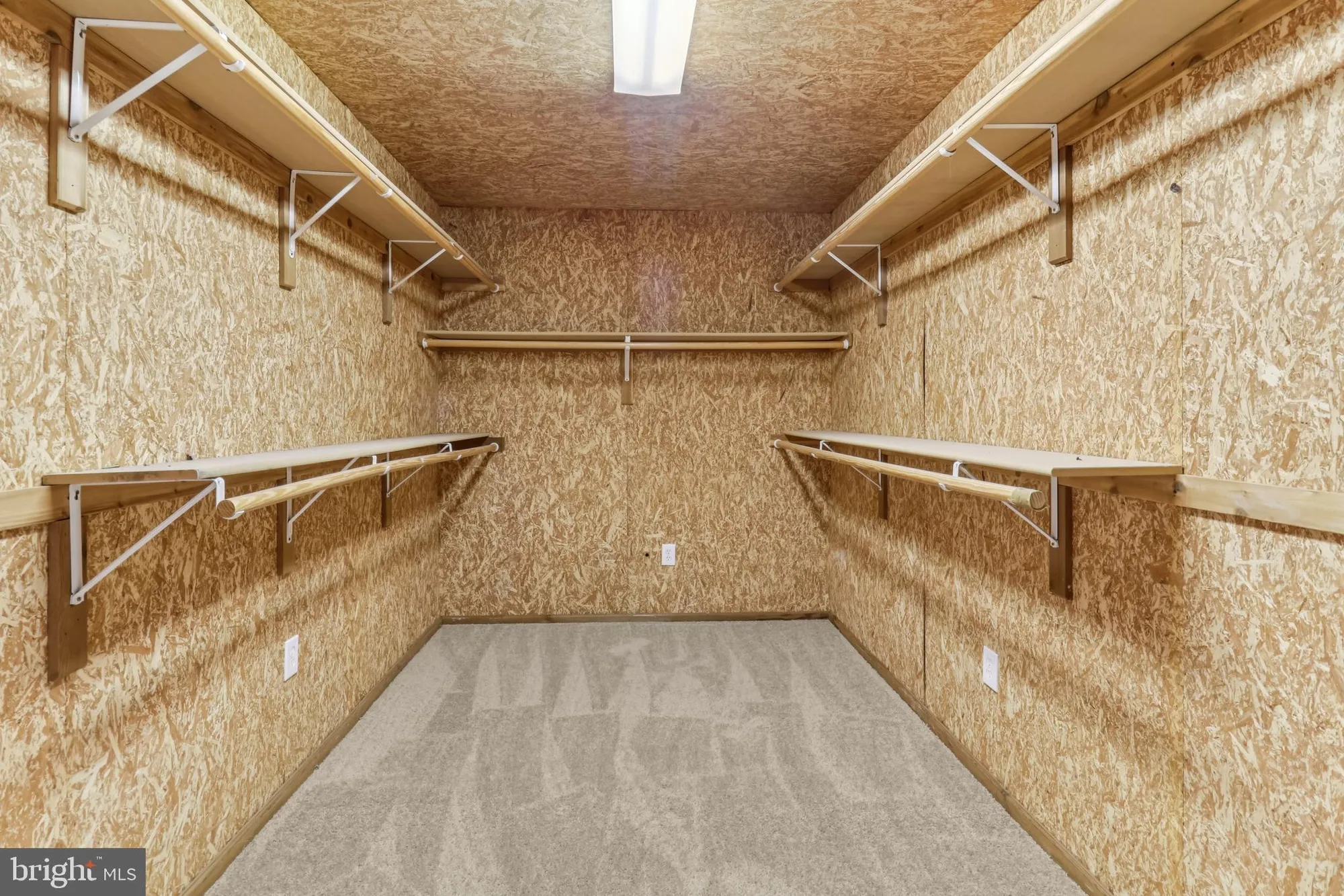 Property Slideshow image 81 of 115 | 6824 derby run way, Gainesville, VA, 20155