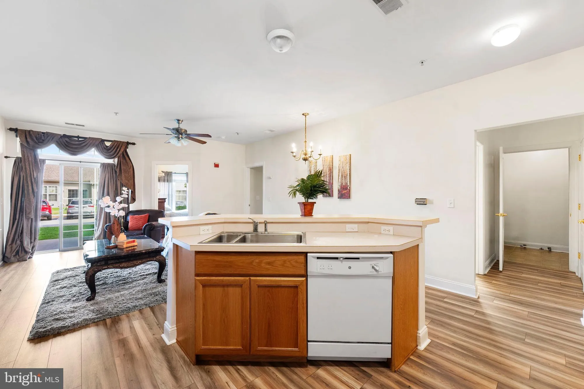 Property Slideshow image 8 of 39 | 1000 fountainview cir # 1113, Newark, DE, 19713