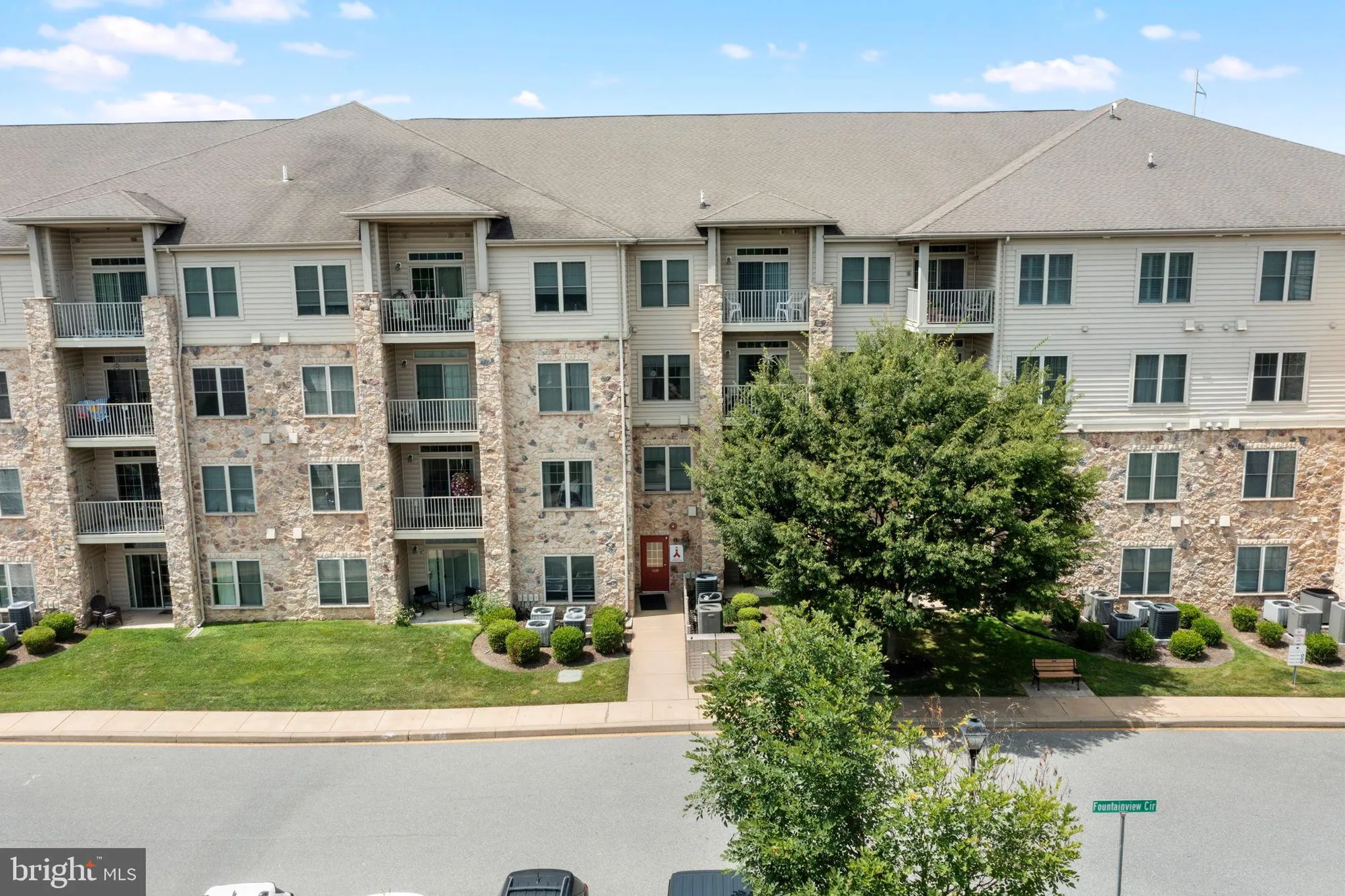 Property Slideshow image 35 of 39 | 1000 fountainview cir # 1113, Newark, DE, 19713