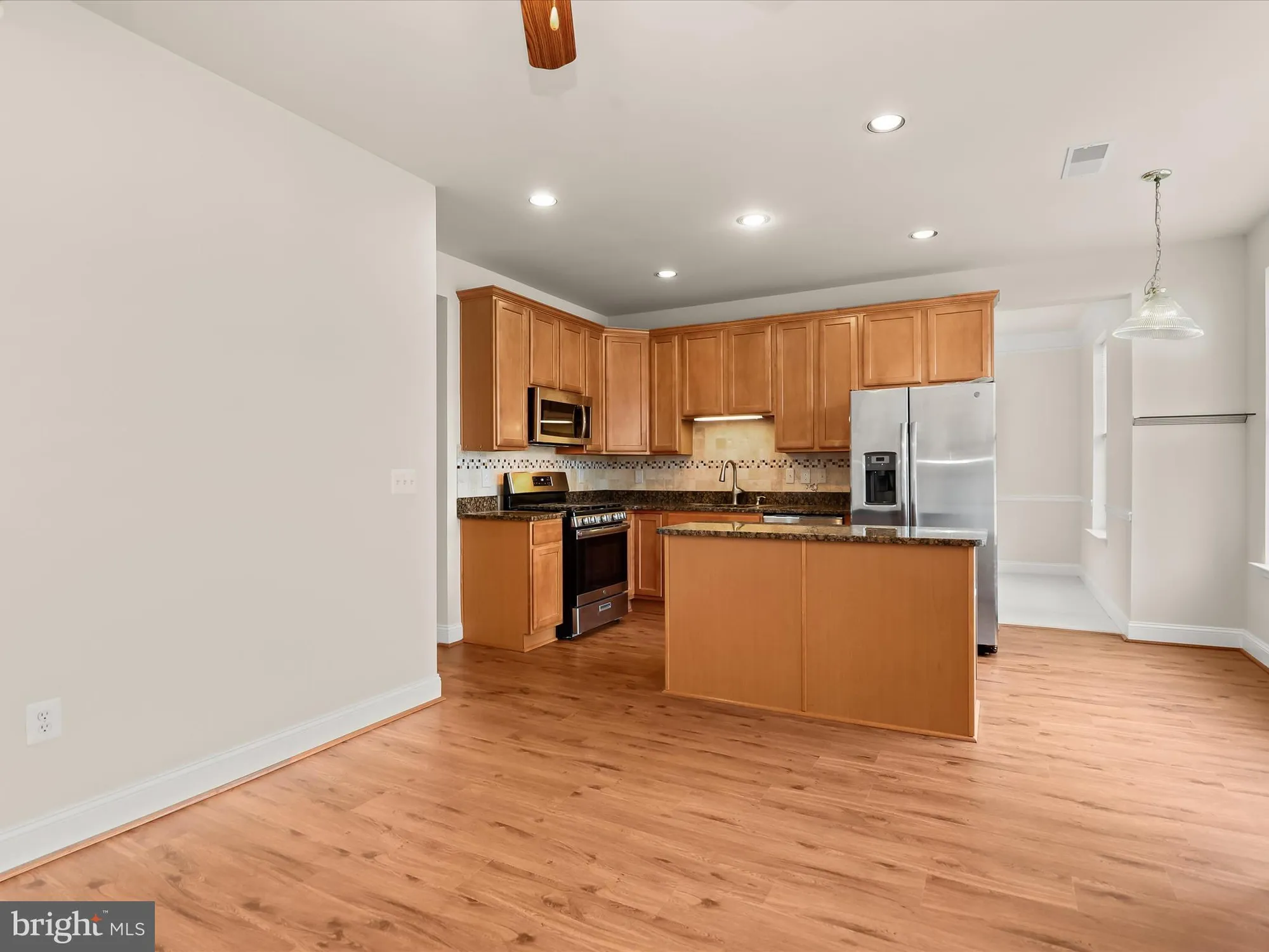 Property Slideshow image 19 of 40 | 2530 kensington gdns unit 406, Ellicott City, MD, 21043