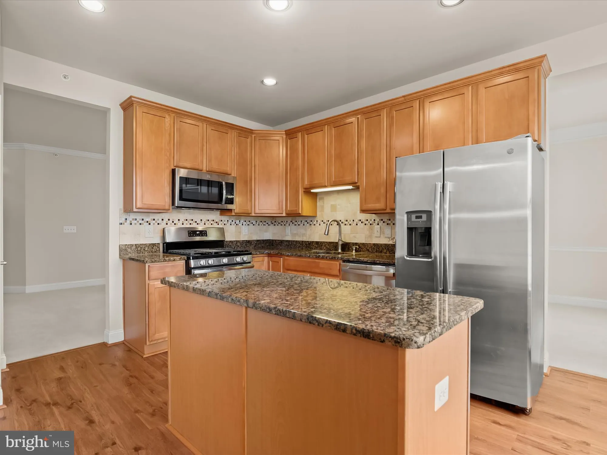 Property Slideshow image 23 of 40 | 2530 kensington gdns unit 406, Ellicott City, MD, 21043