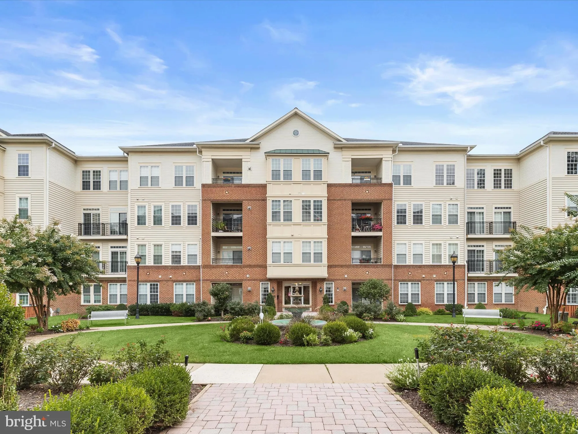 Property Slideshow image 1 of 40 | 2530 kensington gdns unit 406, Ellicott City, MD, 21043