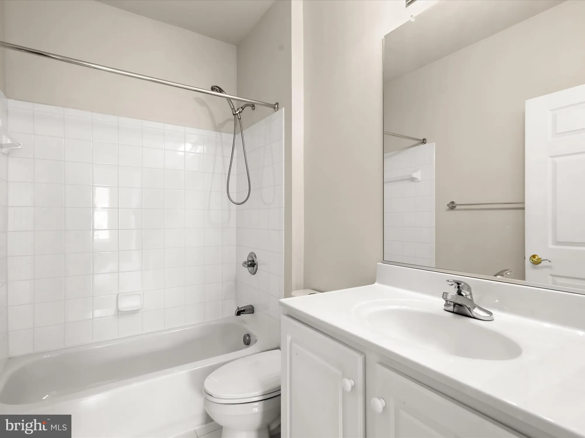 Property Slideshow image 33 of 40 | 2530 kensington gdns unit 406, Ellicott City, MD, 21043