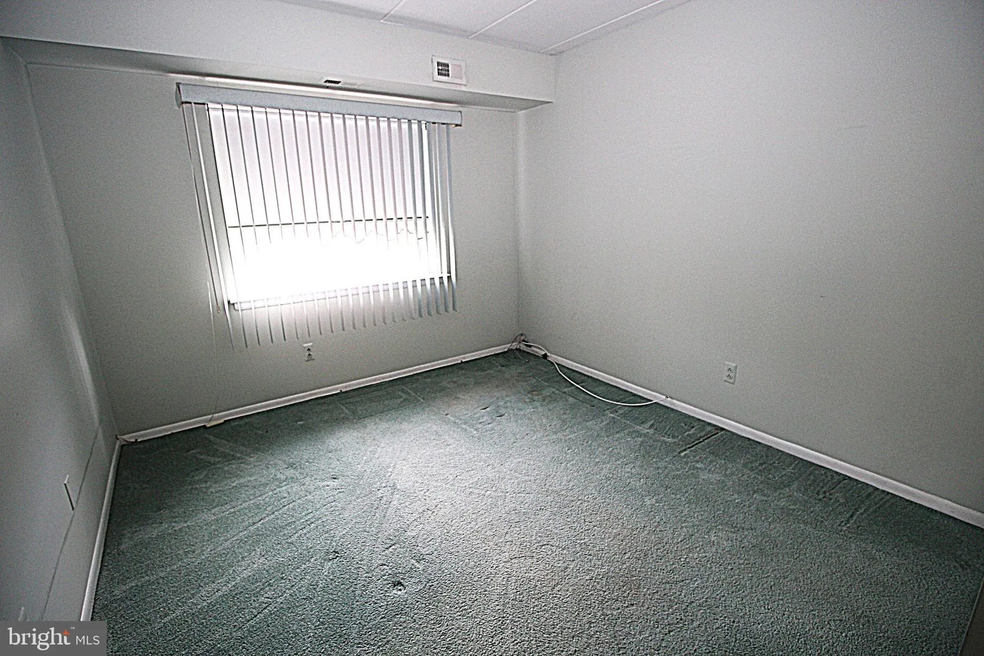 Property Slideshow image 14 of 38 | 62004 delaire landing rd 4, Philadelphia, PA, 19114