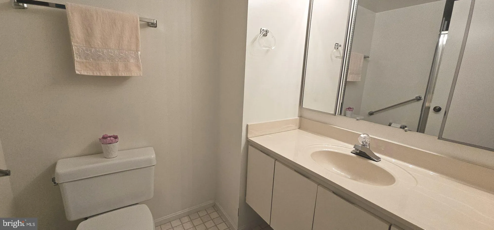 Property Slideshow image 13 of 21 | 15100 interlachen dr # 4-908, Silver Spring, MD, 20906