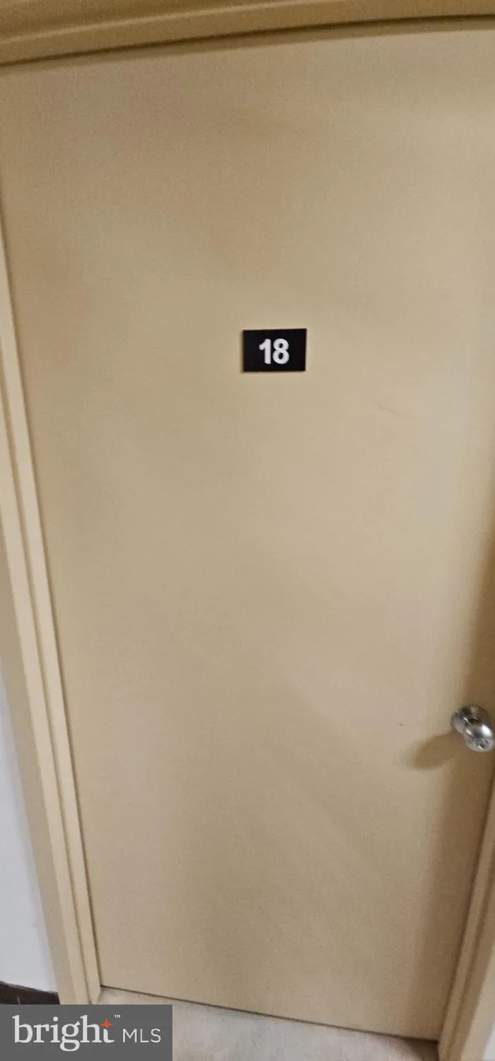 Property Slideshow image 19 of 21 | 15100 interlachen dr # 4-908, Silver Spring, MD, 20906