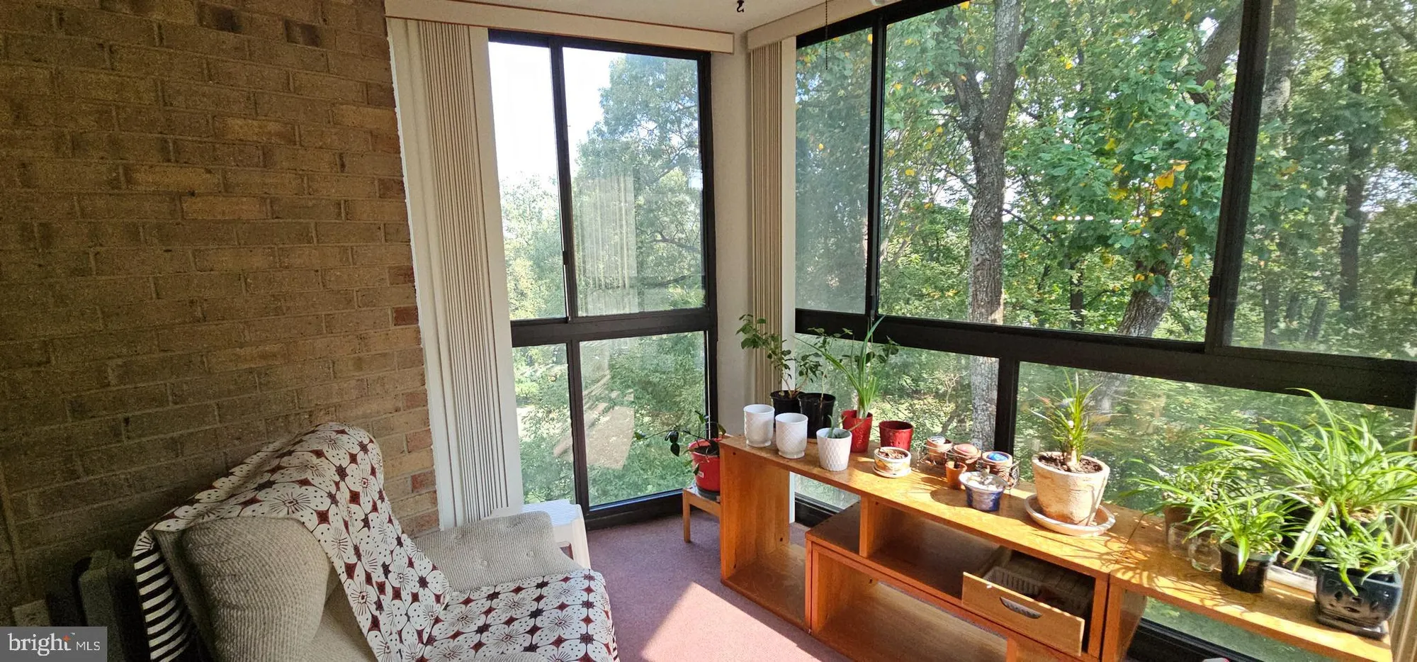 Property Slideshow image 18 of 21 | 15100 interlachen dr # 4-908, Silver Spring, MD, 20906