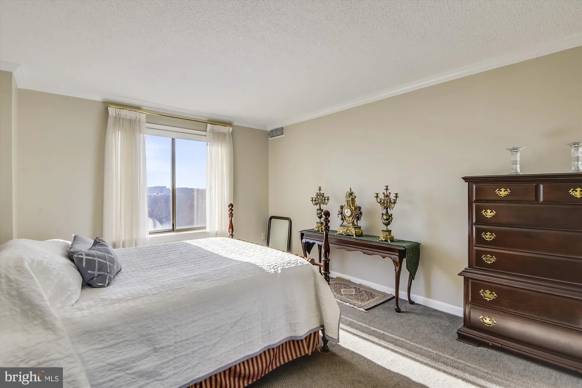 Property Slideshow image 14 of 42 | 19385 cypress ridge ter unit 920, Leesburg, VA, 20176