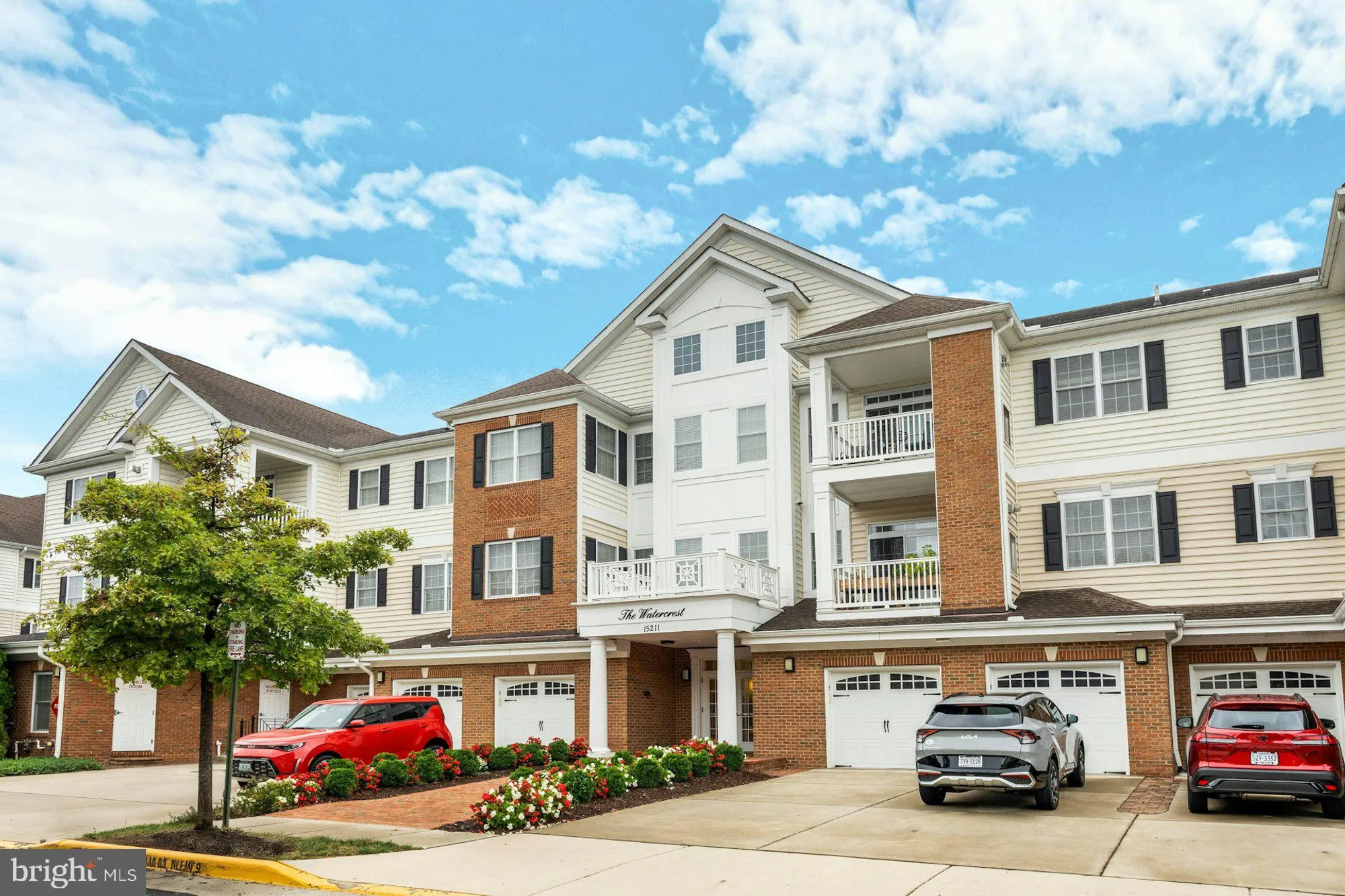 Property Slideshow image 3 of 42 | 15211 royal crest dr unit 405, Haymarket, VA, 20169
