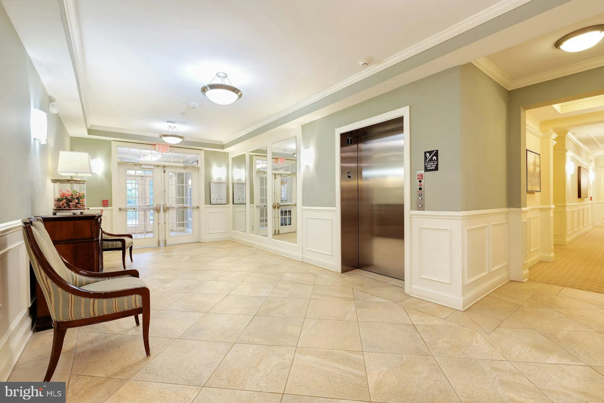 Property Slideshow image 5 of 42 | 15211 royal crest dr unit 405, Haymarket, VA, 20169