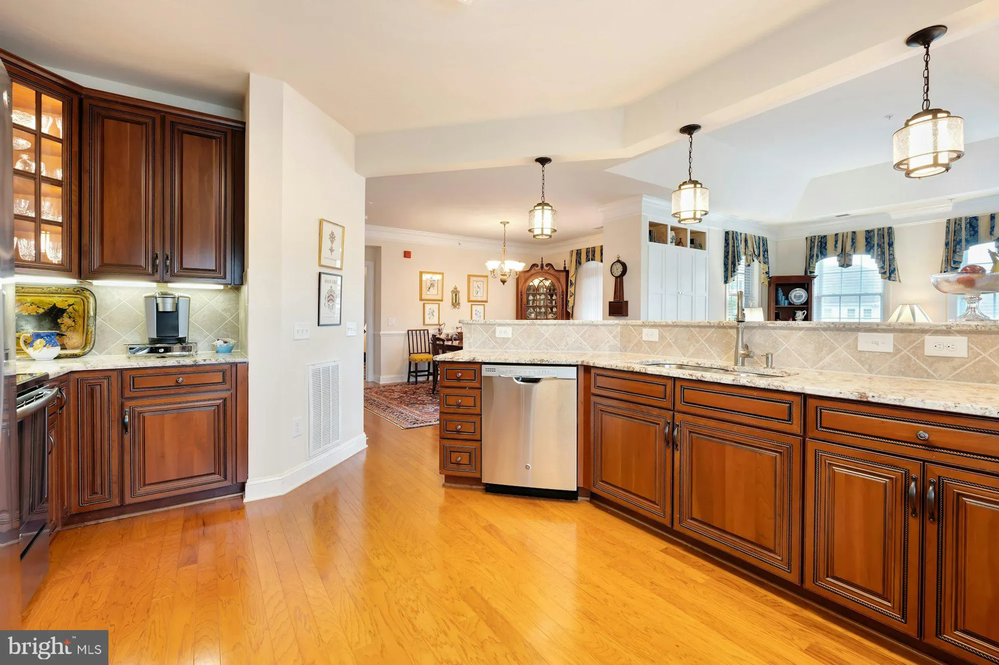 Property Slideshow image 23 of 42 | 15211 royal crest dr unit 405, Haymarket, VA, 20169