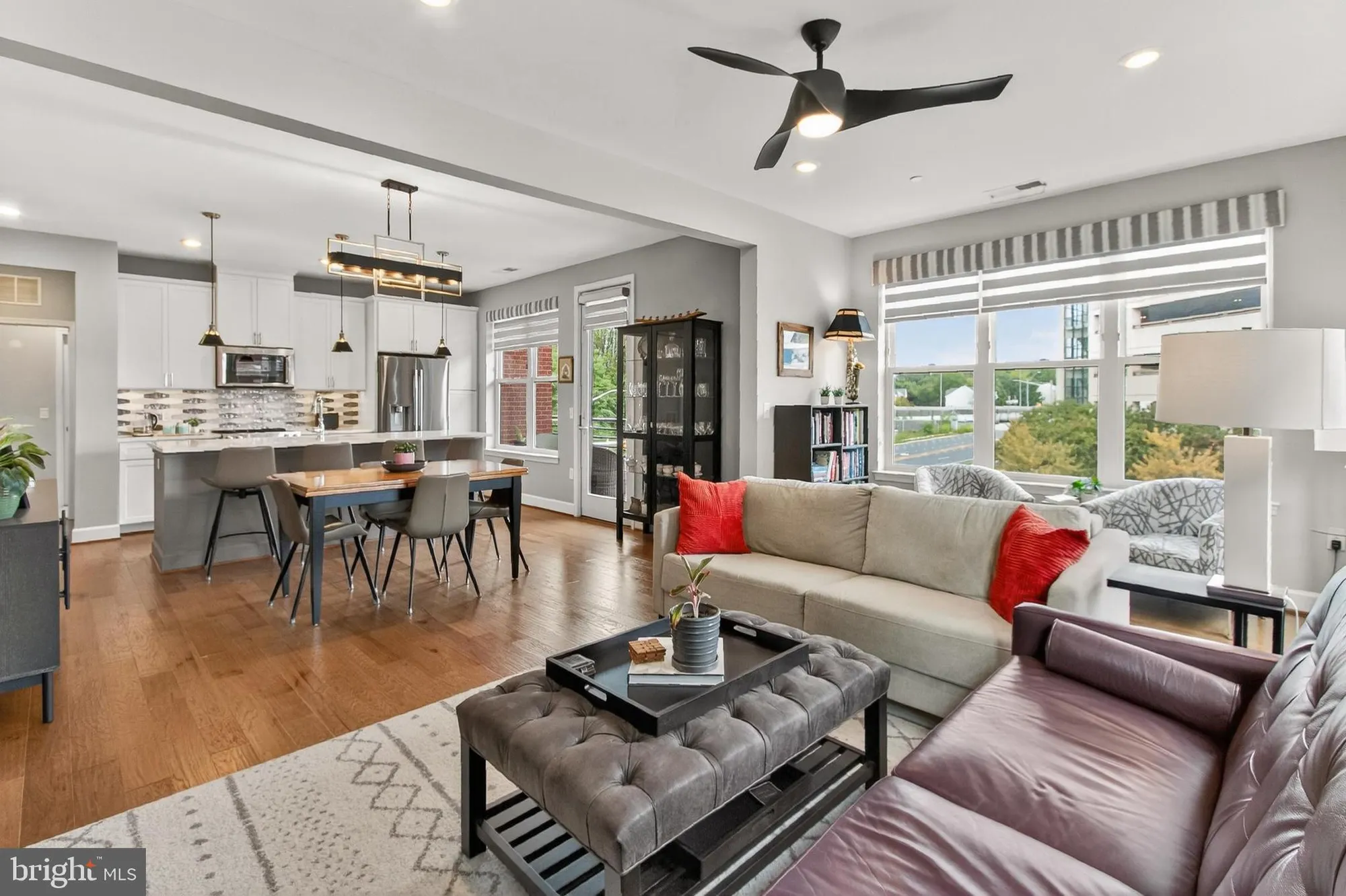 Property Slideshow image 10 of 51 | 2960 vaden dr # 2-307, Fairfax, VA, 22031