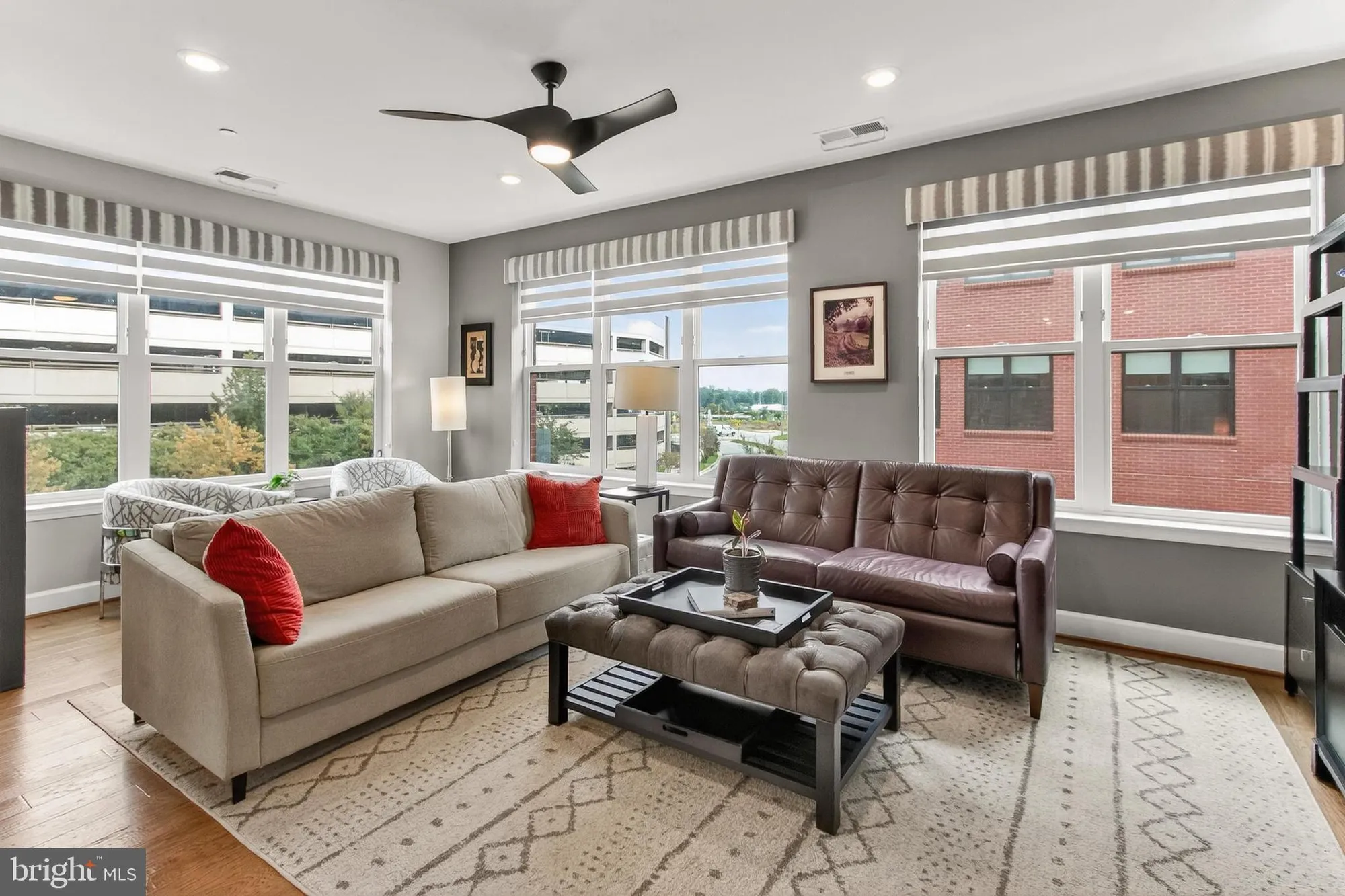 Property Slideshow image 9 of 51 | 2960 vaden dr # 2-307, Fairfax, VA, 22031