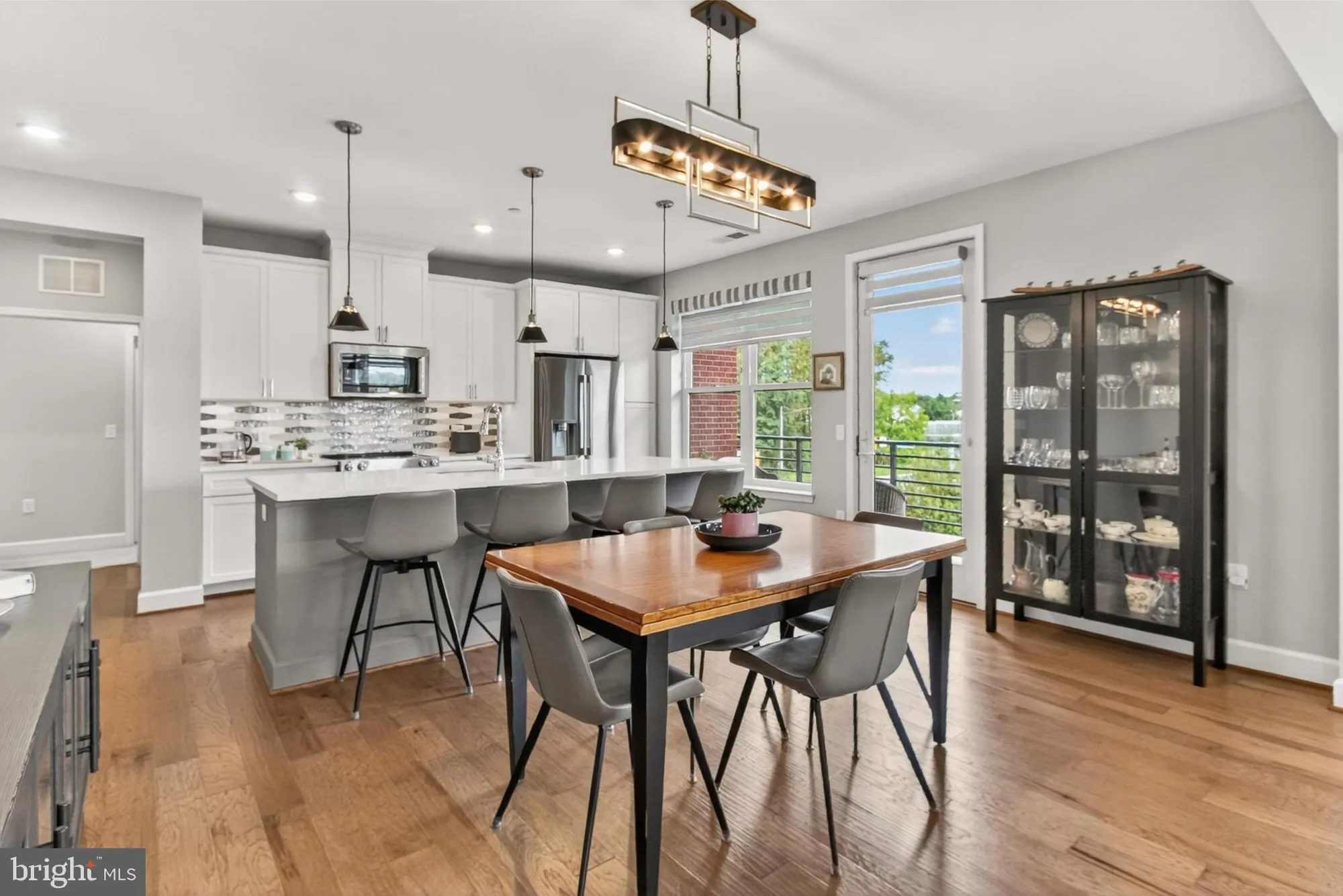 Property Slideshow image 13 of 51 | 2960 vaden dr # 2-307, Fairfax, VA, 22031