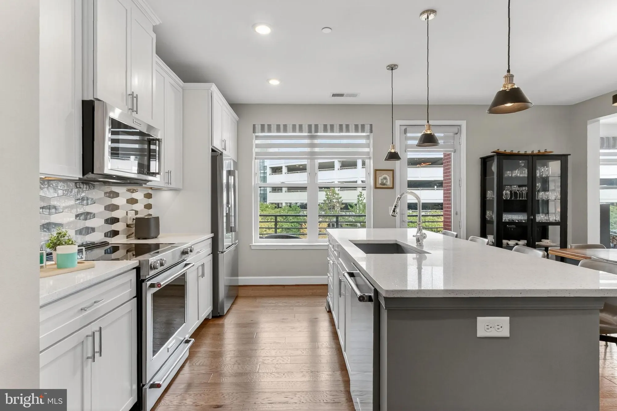 Property Slideshow image 17 of 51 | 2960 vaden dr # 2-307, Fairfax, VA, 22031