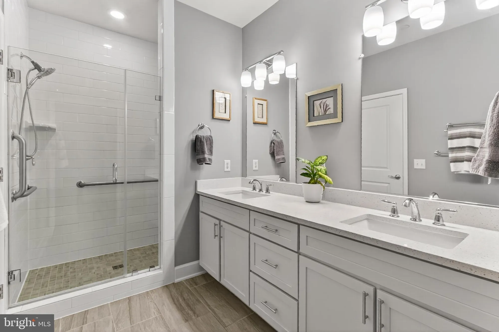 Property Slideshow image 27 of 51 | 2960 vaden dr # 2-307, Fairfax, VA, 22031