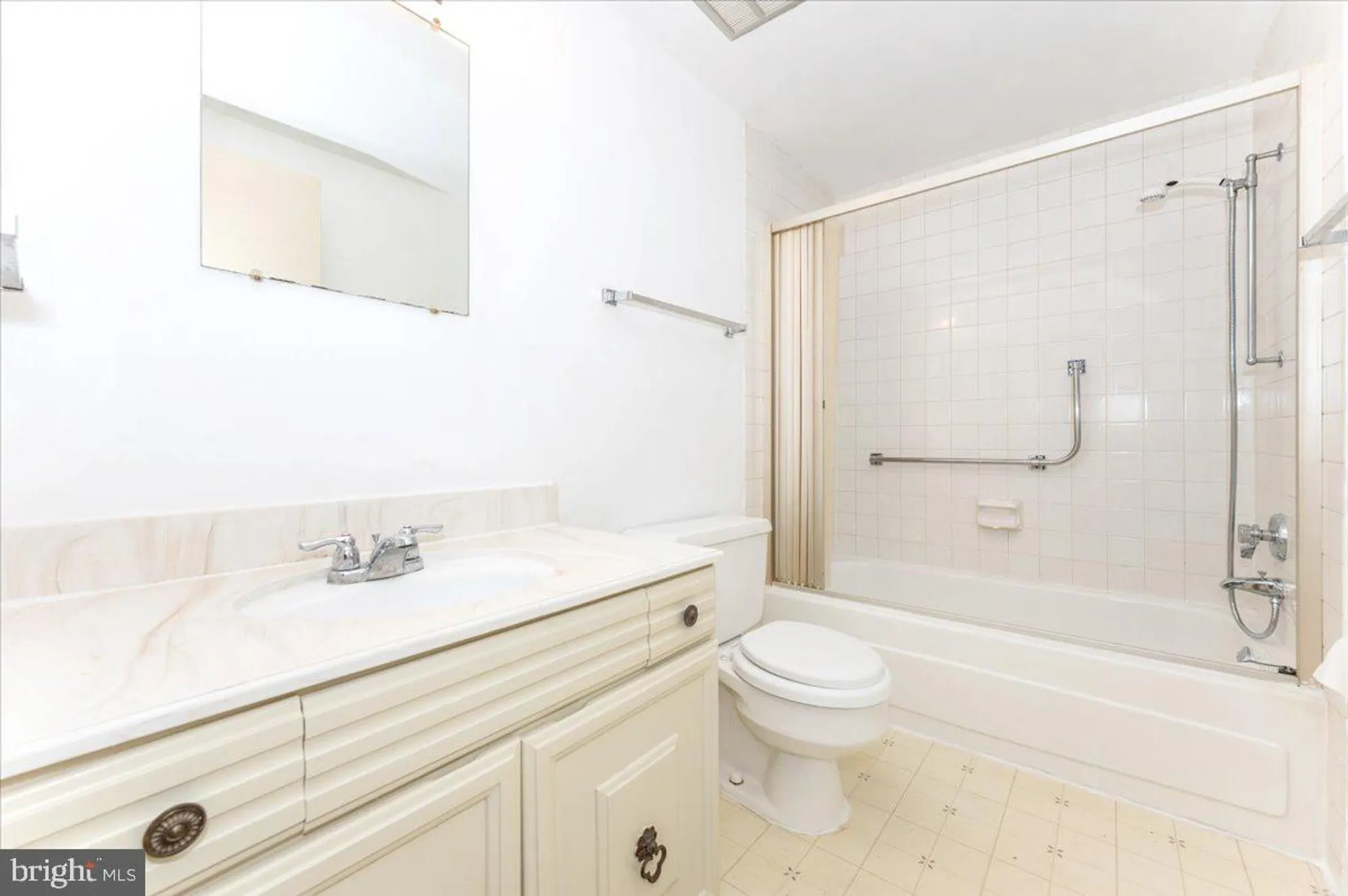 Property Slideshow image 13 of 51 | 3311 s leisure world blvd 99-3d, Silver Spring, MD, 20906