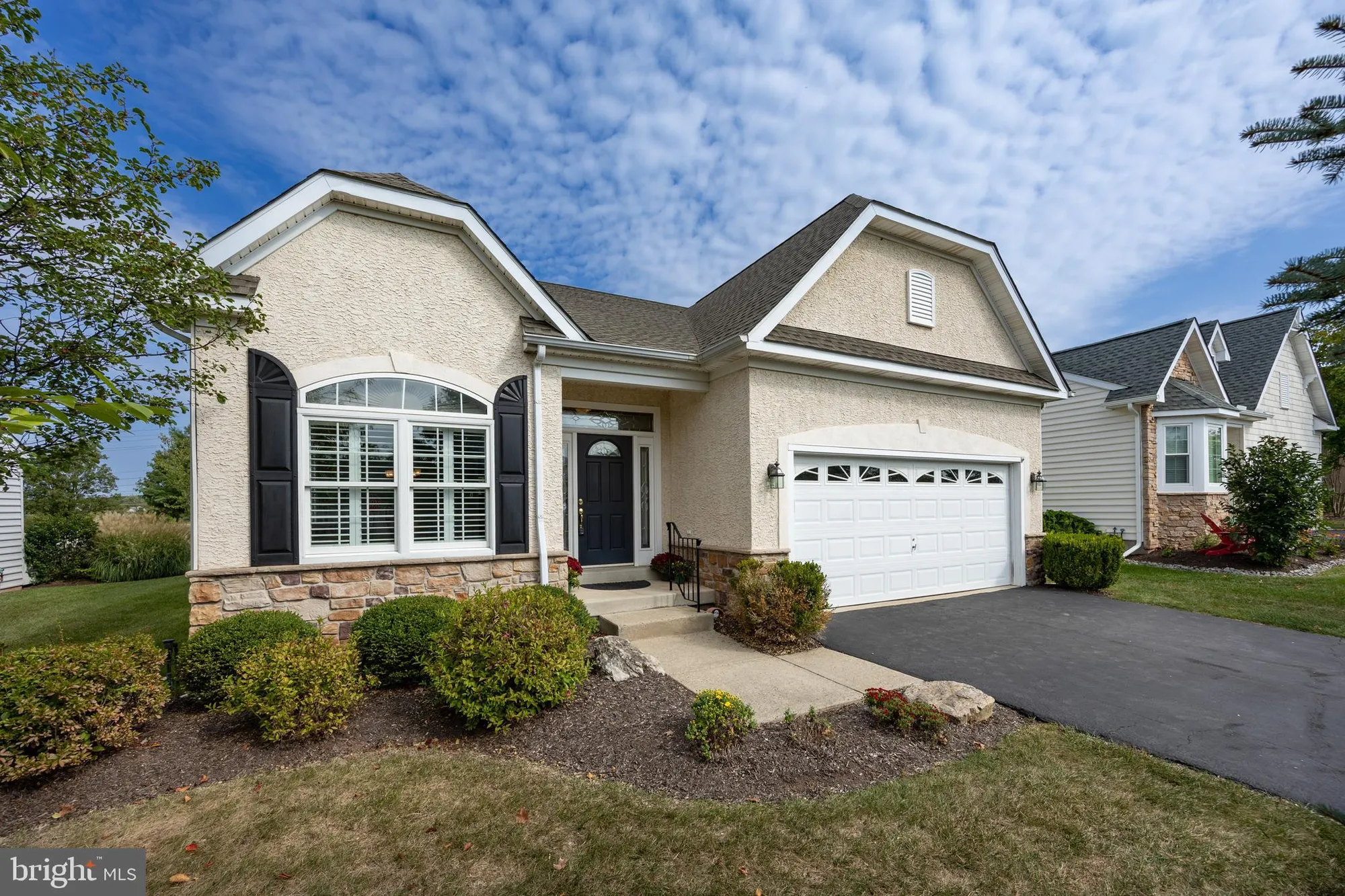 Property Slideshow image 4 of 44 | 4397 meadowridge ln, Collegeville, PA, 19426