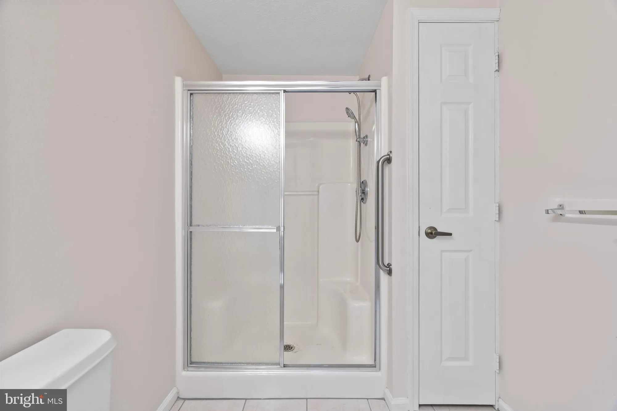 Property Slideshow image 13 of 25 | 10 yarrow pl, Mount Laurel, NJ, 08054