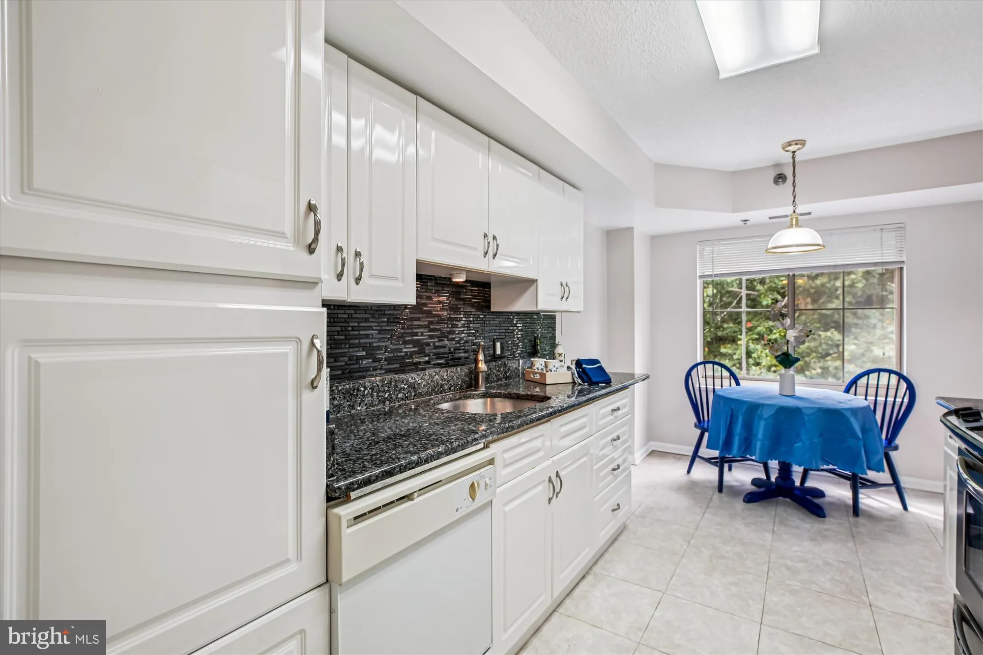 Property Slideshow image 4 of 39 | 14809 pennfield cir 315, Silver Spring, MD, 20906