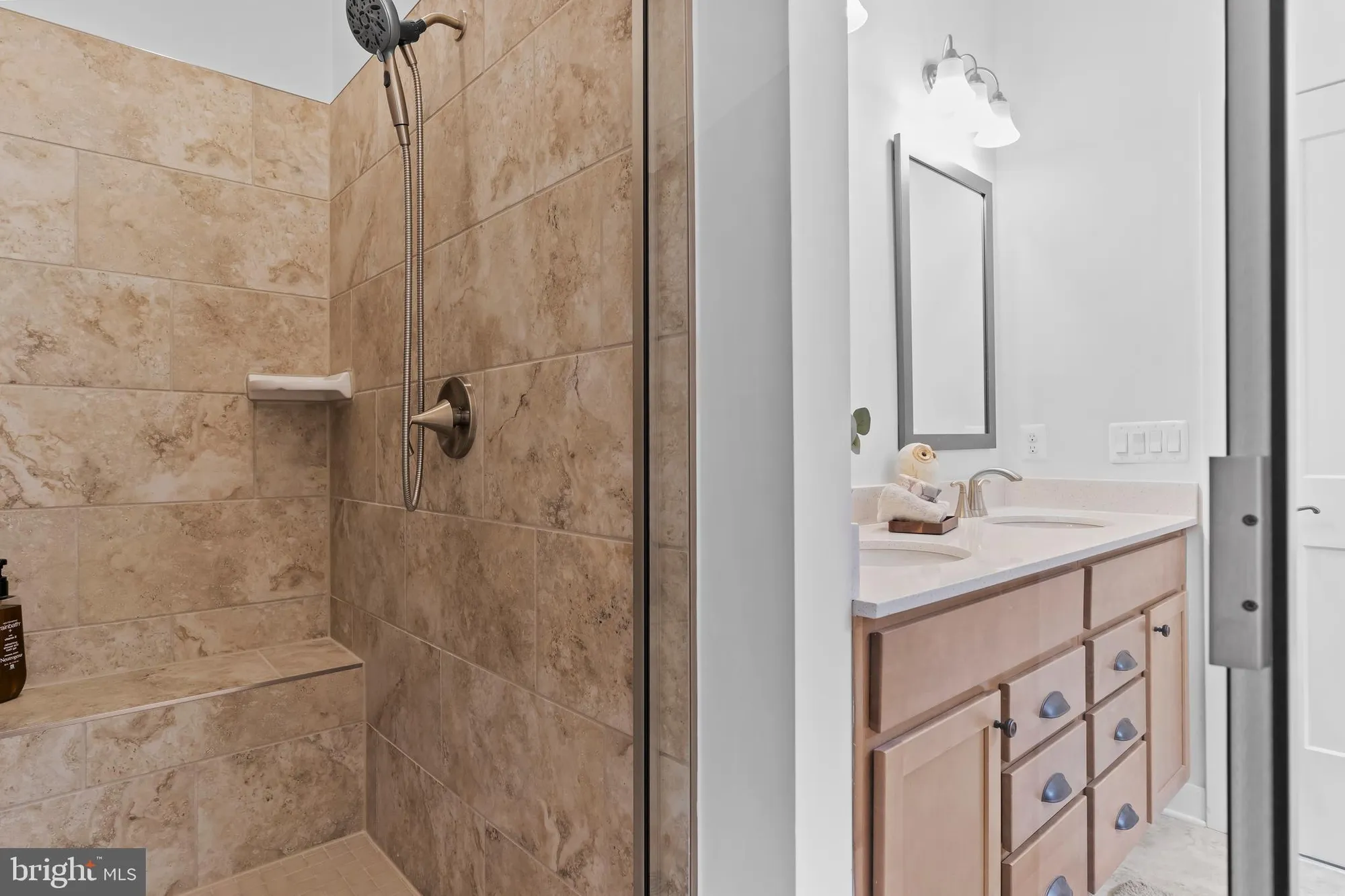 Property Slideshow image 18 of 34 | 33 rolling hills way, Gettysburg, PA, 17325