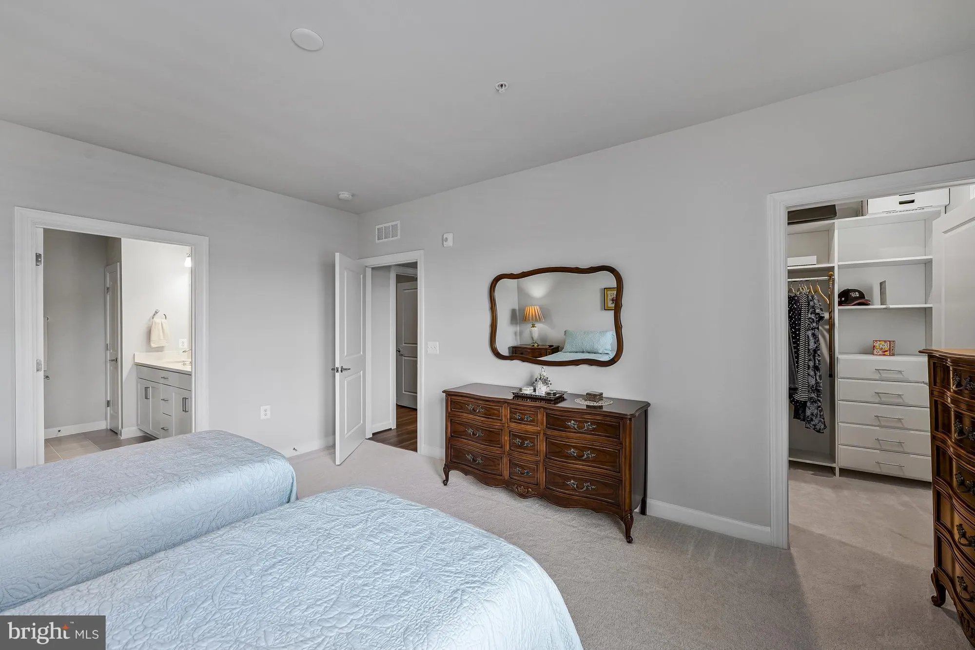 Property Slideshow image 21 of 27 | 21914 hawksbill high cir unit 304, Sterling, VA, 20164