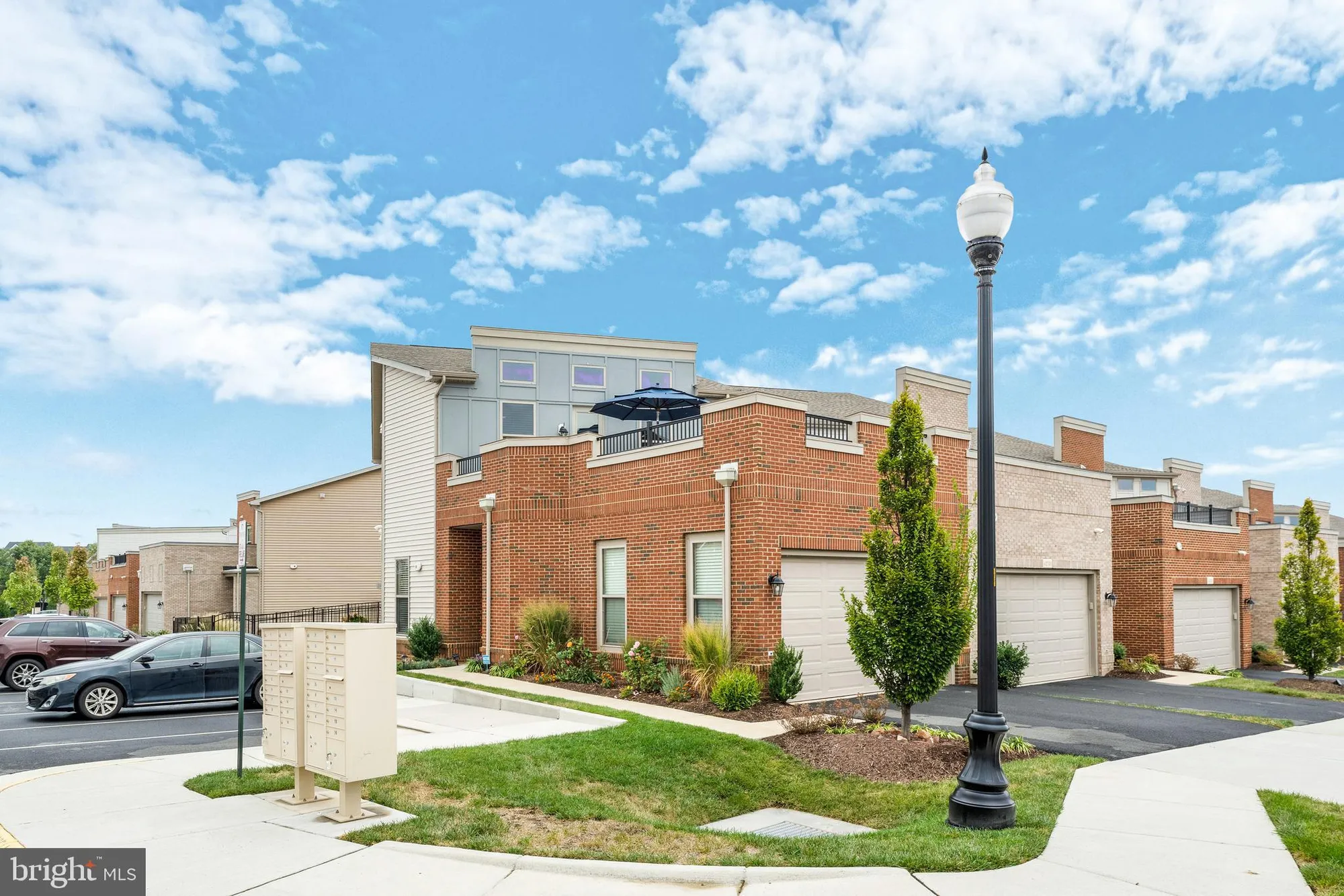 Property Slideshow image 2 of 51 | 42788 macbeth ter, Ashburn, VA, 20148