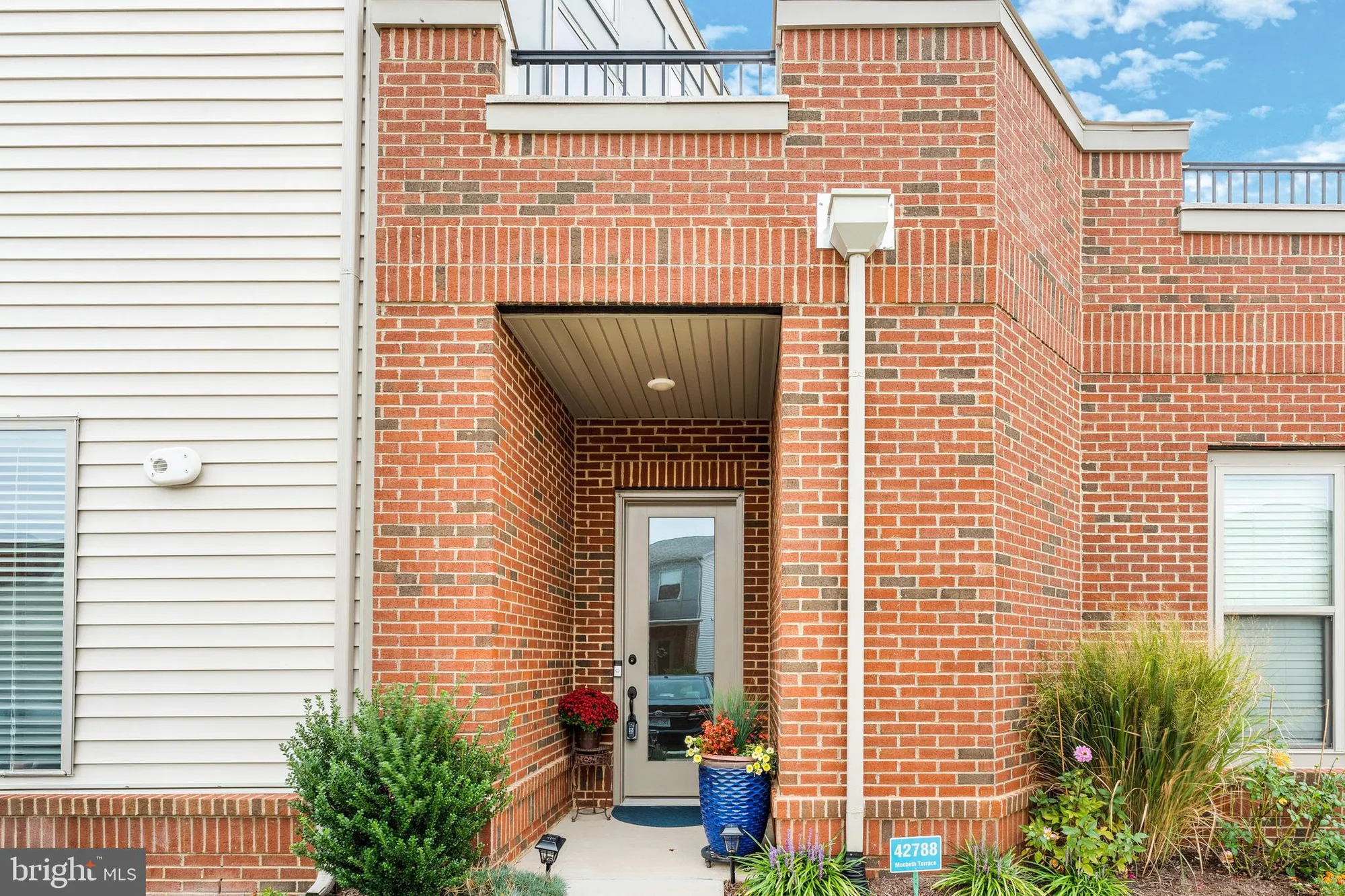Property Slideshow image 5 of 51 | 42788 macbeth ter, Ashburn, VA, 20148