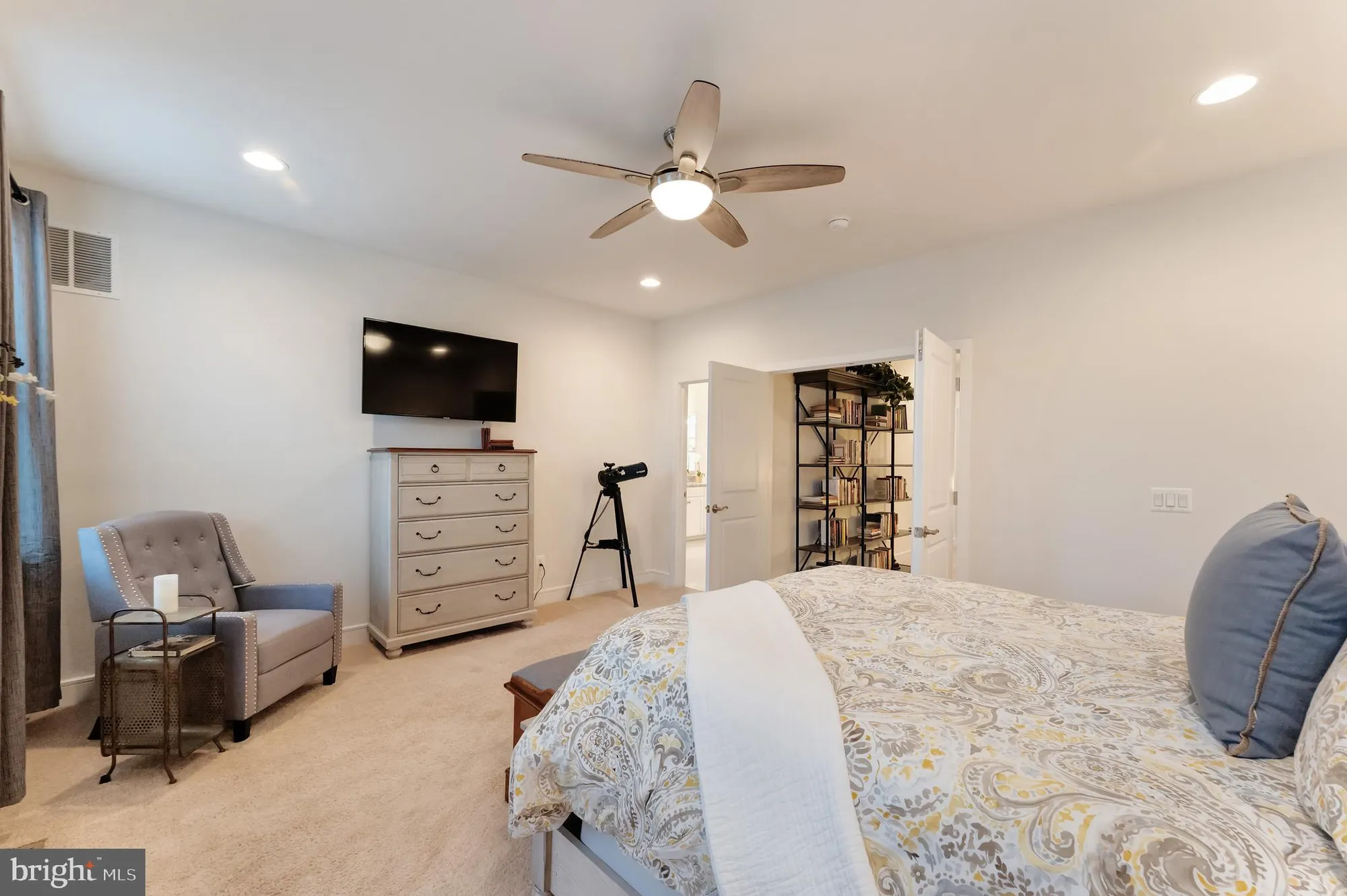 Property Slideshow image 26 of 51 | 42788 macbeth ter, Ashburn, VA, 20148