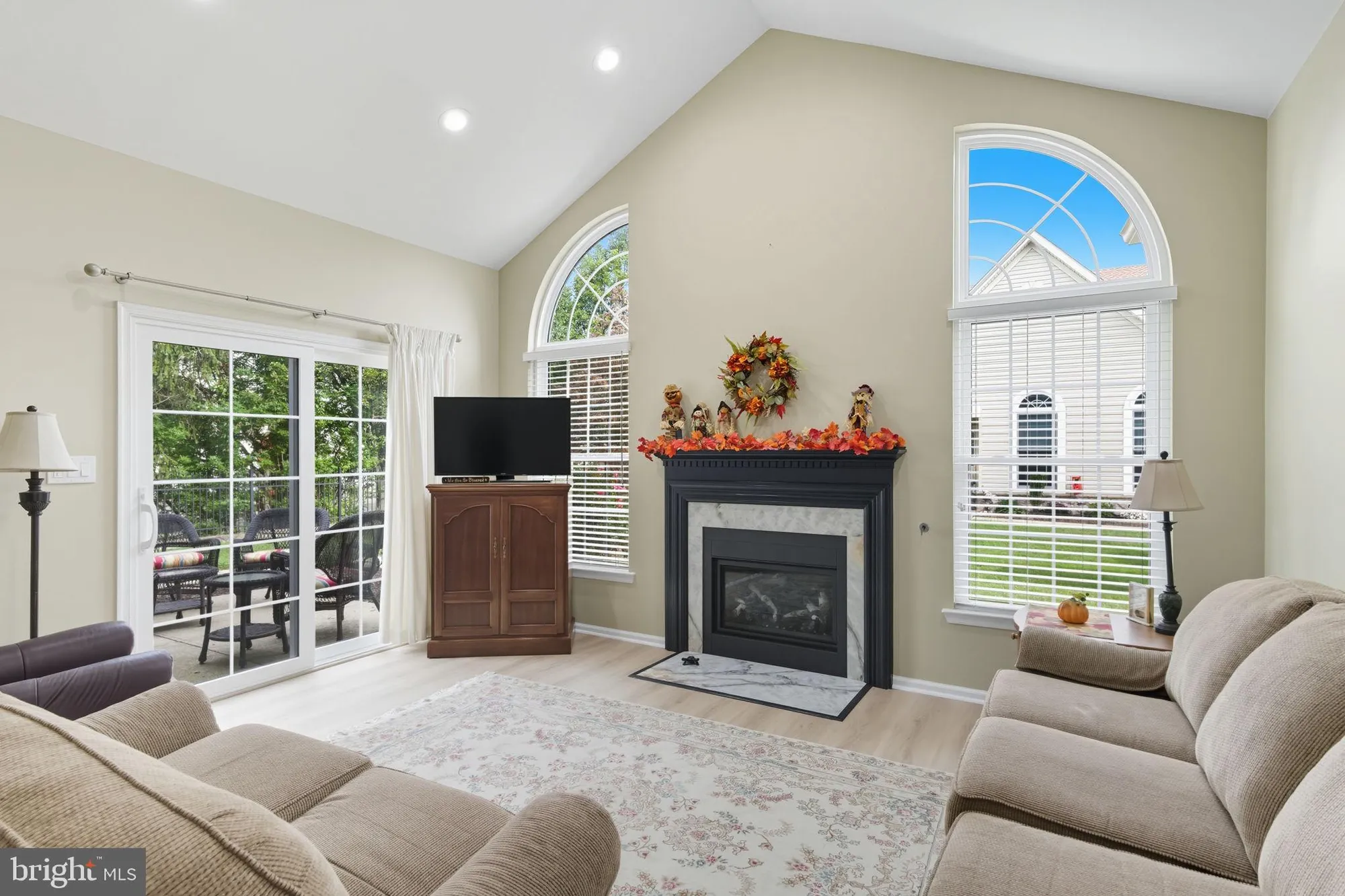 Property Slideshow image 10 of 30 | 2285 seabird dr 14, Bristol, PA, 19007