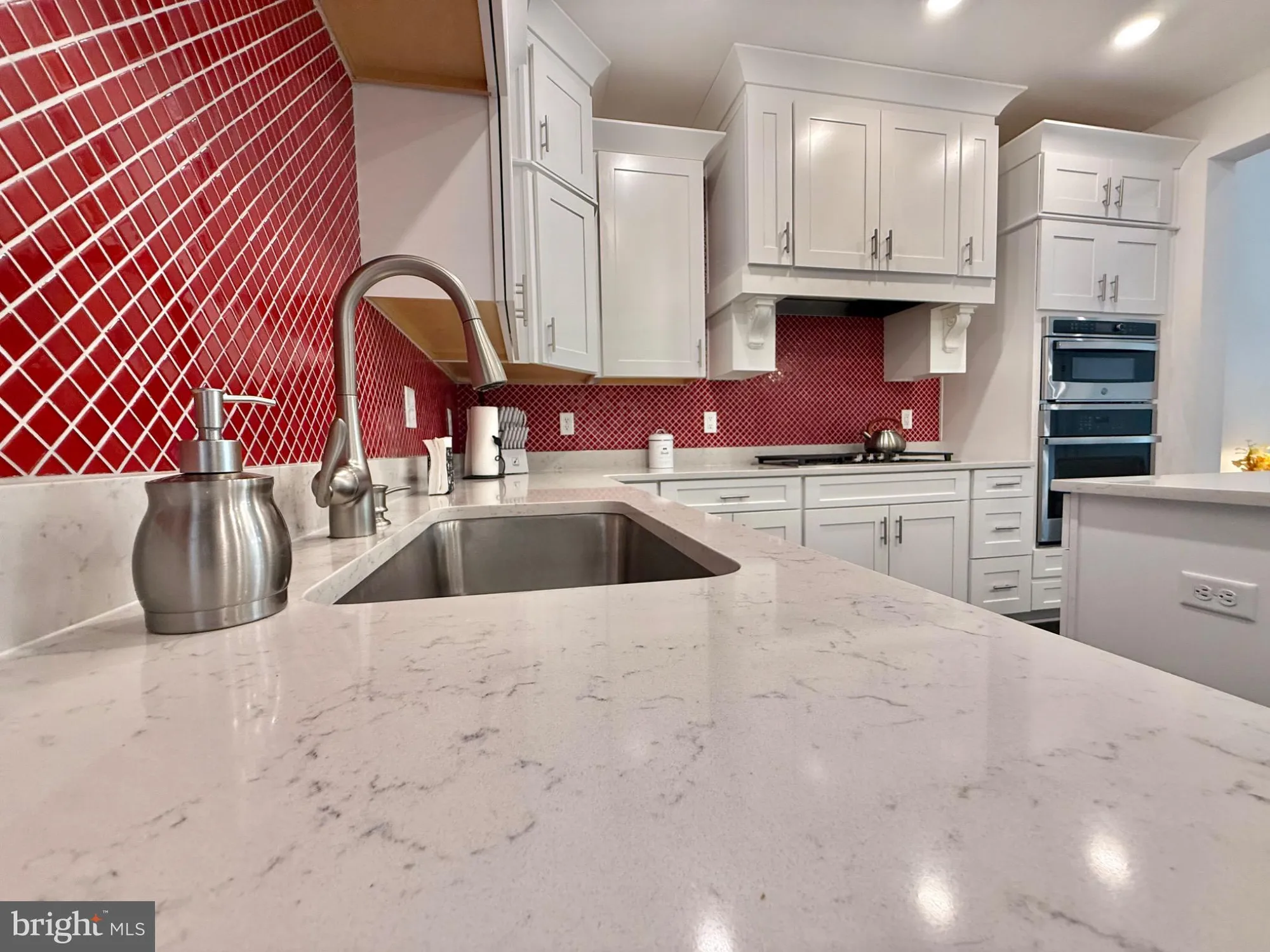 Property Slideshow image 6 of 35 | 4 dogleg ln, Lawrenceville, NJ, 08648