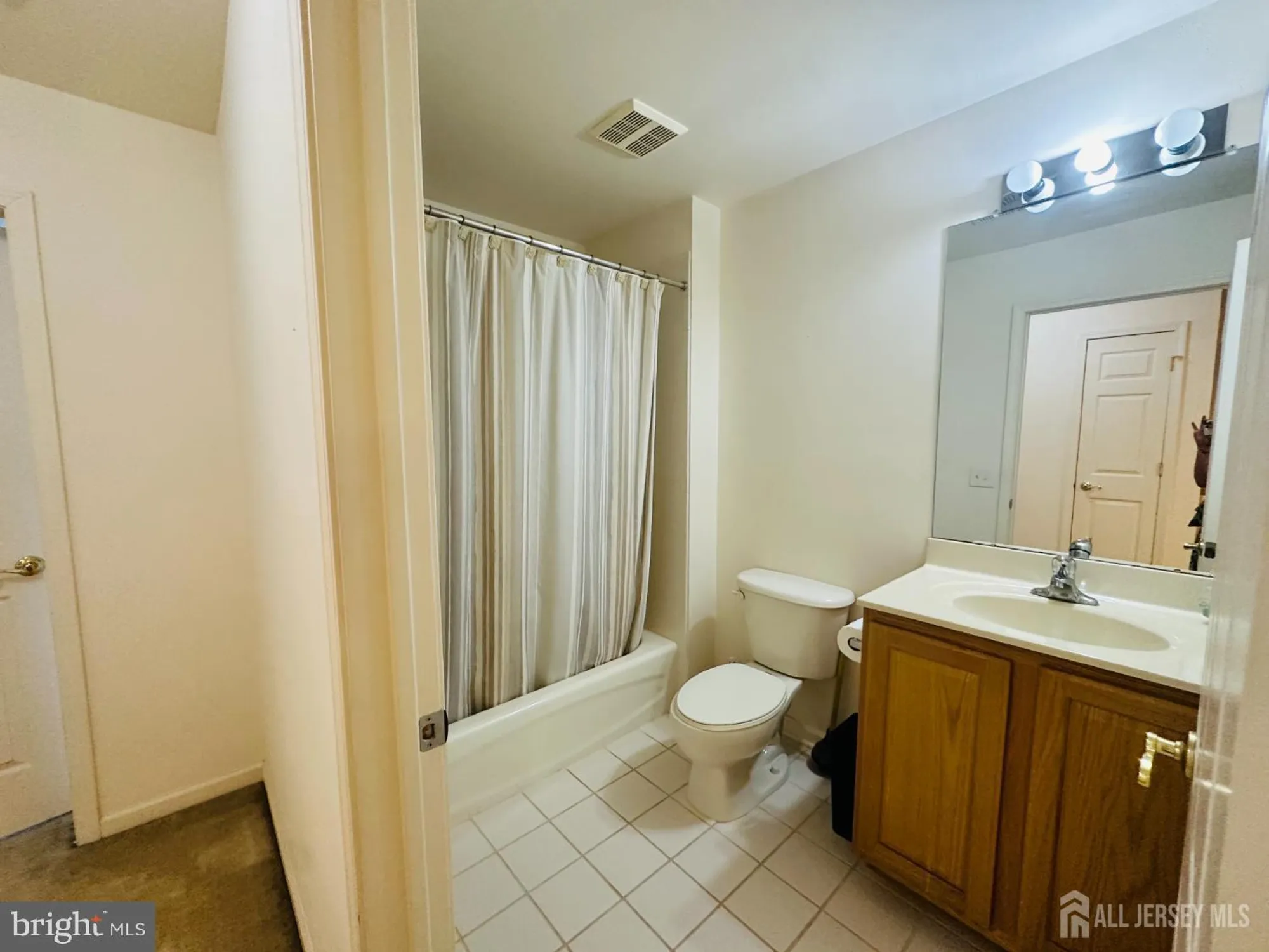 Property Slideshow image 10 of 19 | 1 silcox pl, Somerset, NJ, 08873