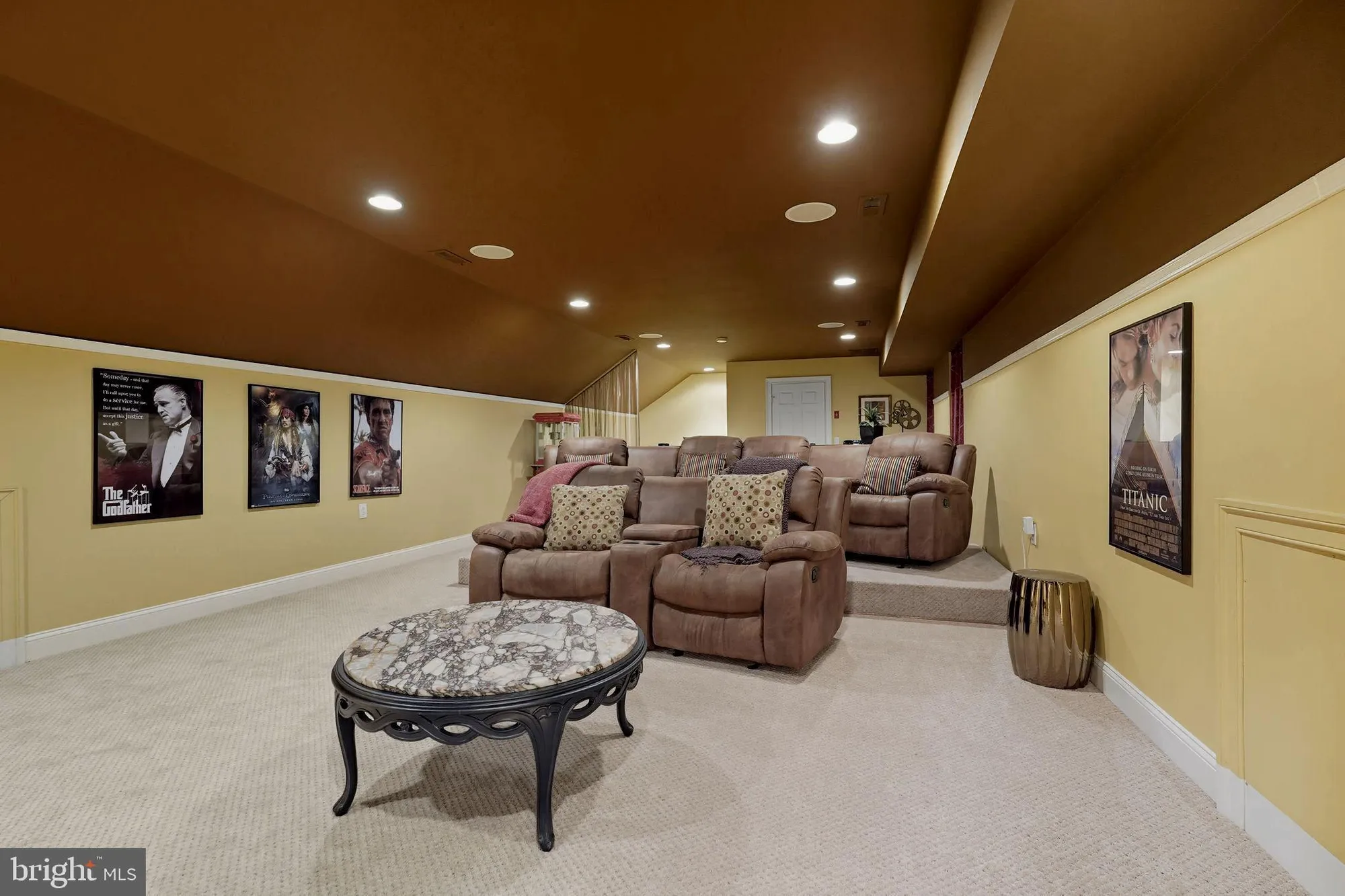 Property Slideshow image 26 of 36 | 95 rittenhouse cir, Newtown, PA, 18940