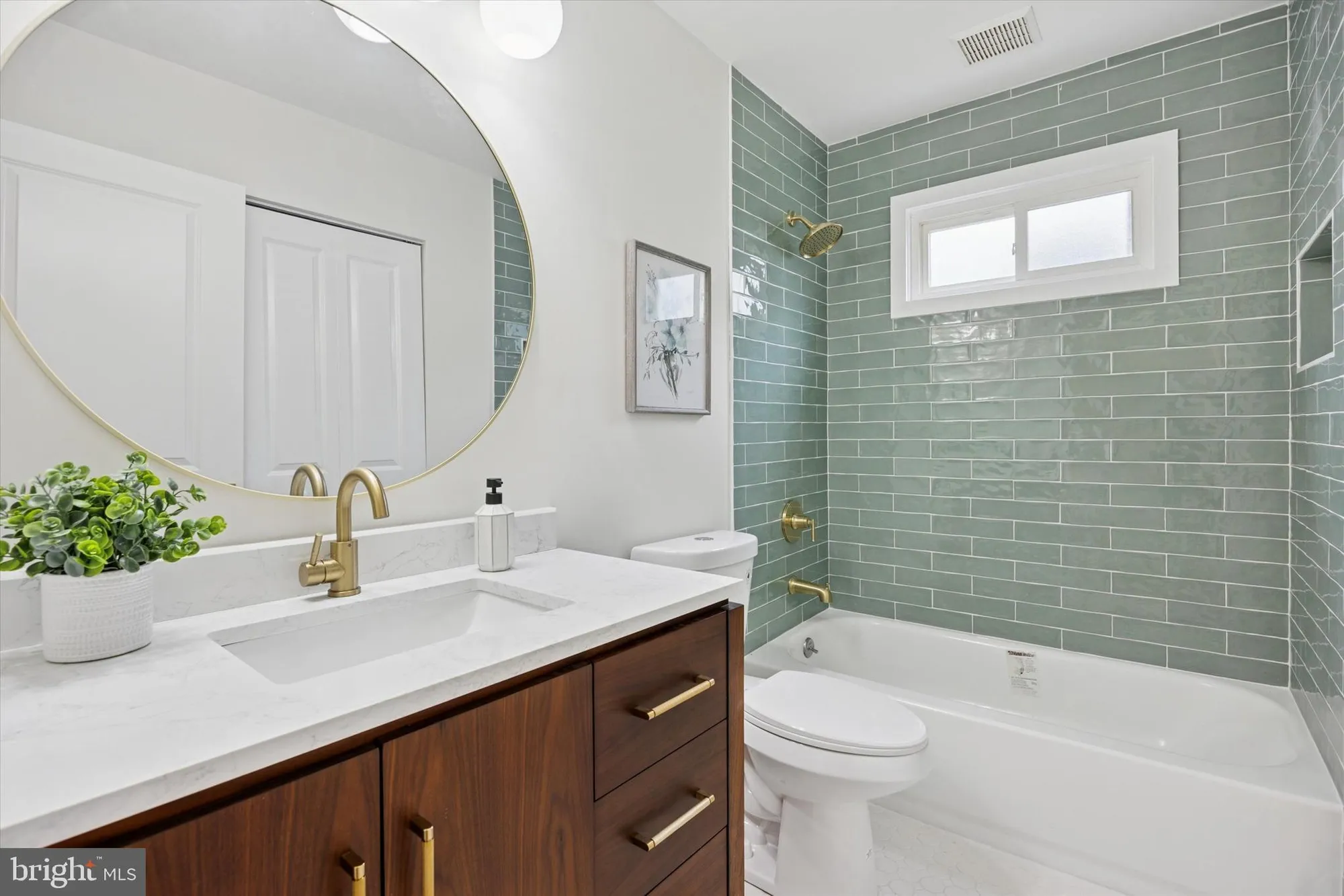 Property Slideshow image 17 of 23 | 114 gramercy pl, Southampton, NJ, 08088