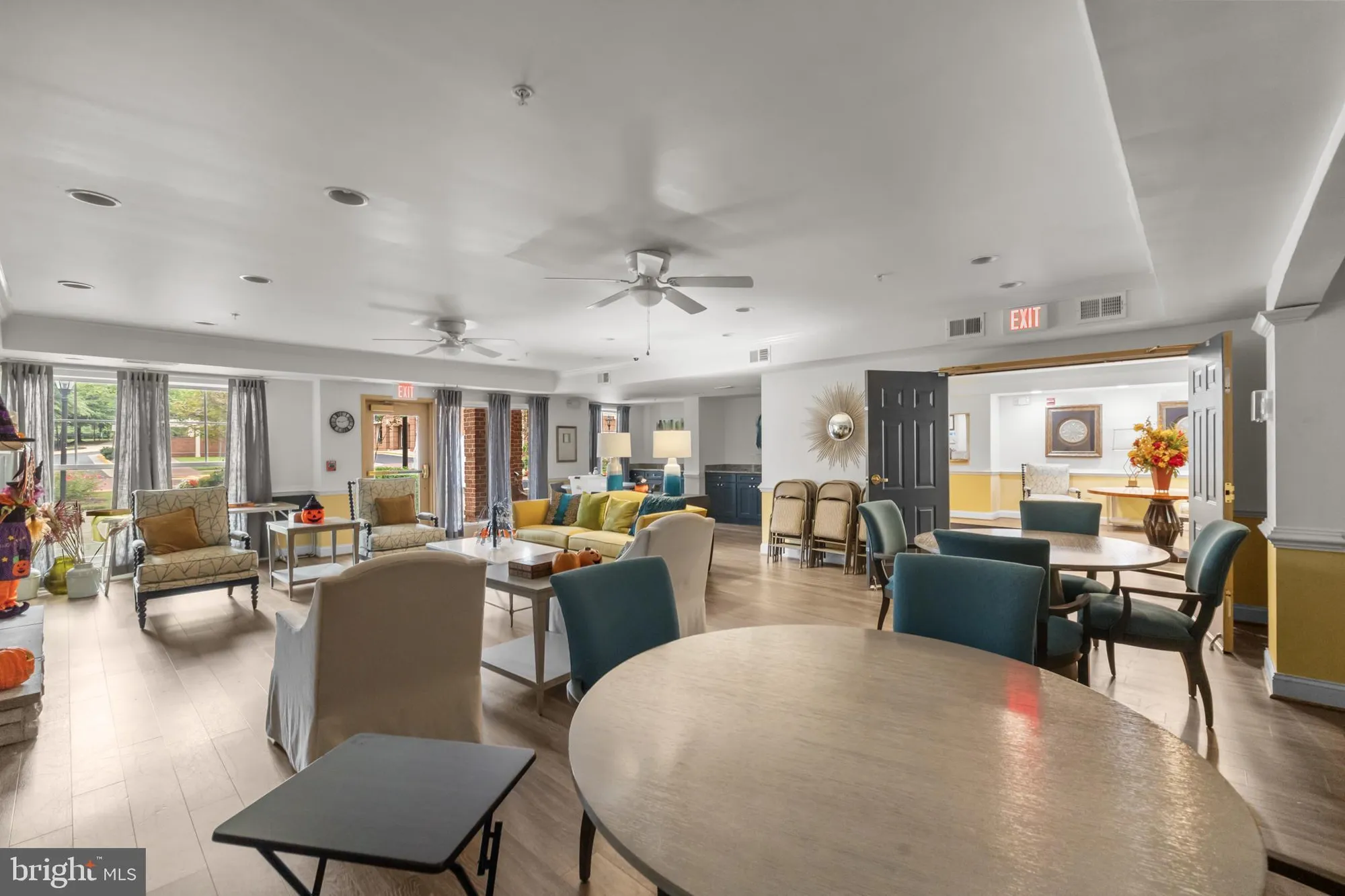 Property Slideshow image 4 of 43 | 2905 saintsbury plz 315, Fairfax, VA, 22031