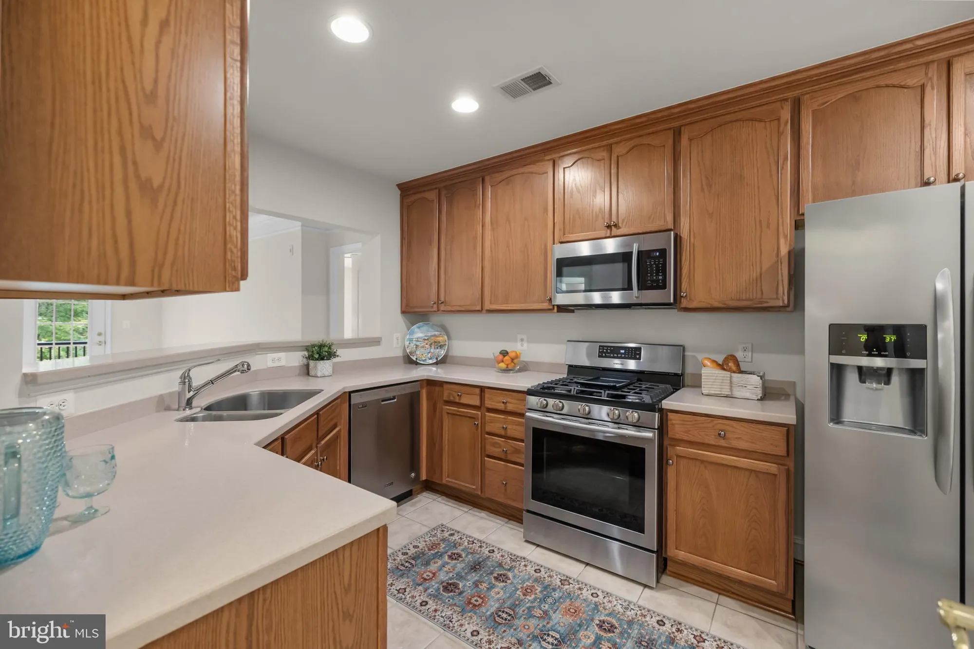 Property Slideshow image 13 of 43 | 2905 saintsbury plz 315, Fairfax, VA, 22031