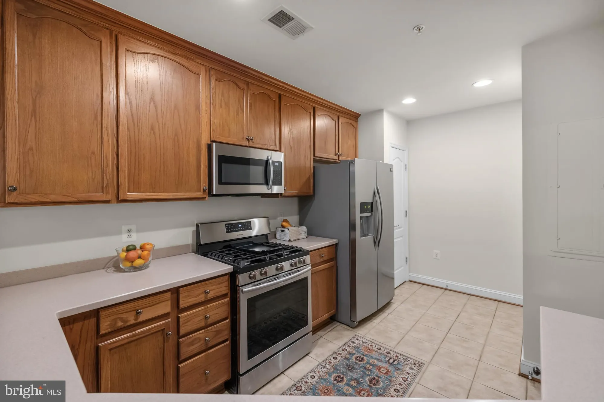 Property Slideshow image 19 of 43 | 2905 saintsbury plz 315, Fairfax, VA, 22031