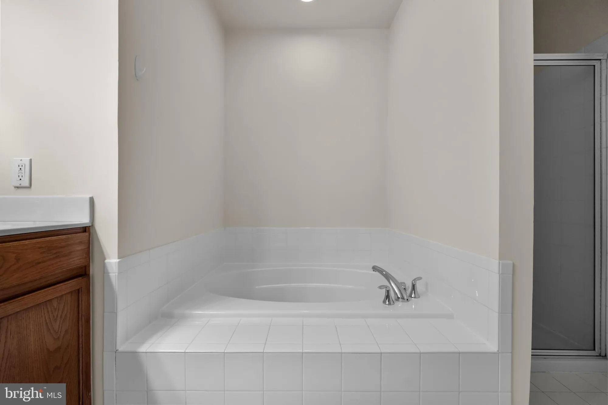 Property Slideshow image 29 of 43 | 2905 saintsbury plz 315, Fairfax, VA, 22031