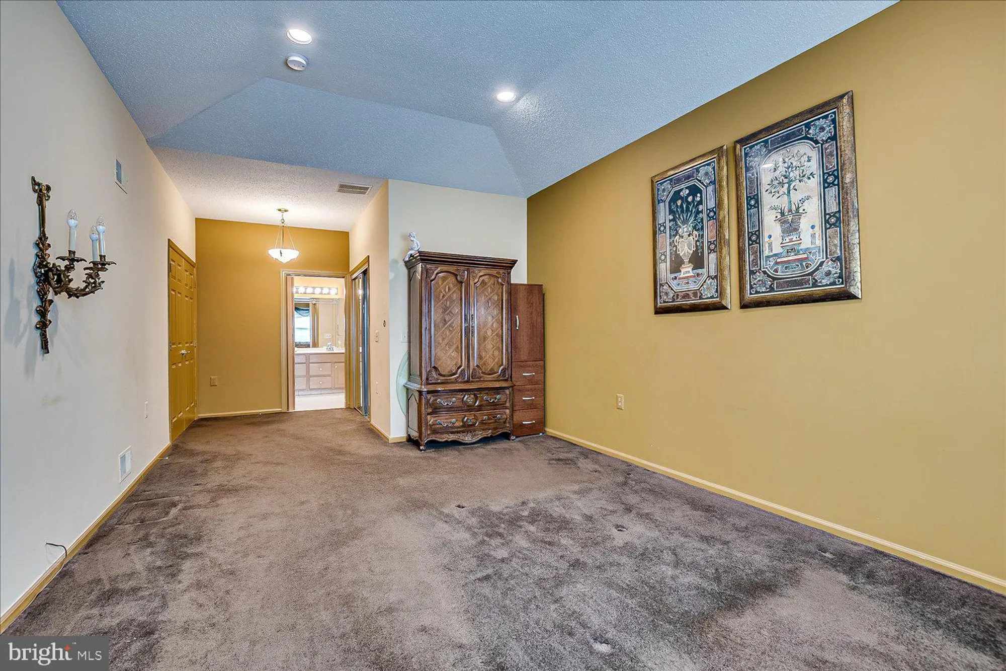 Property Slideshow image 32 of 50 | 136 birmingham ln, Monroe Township, NJ, 08831