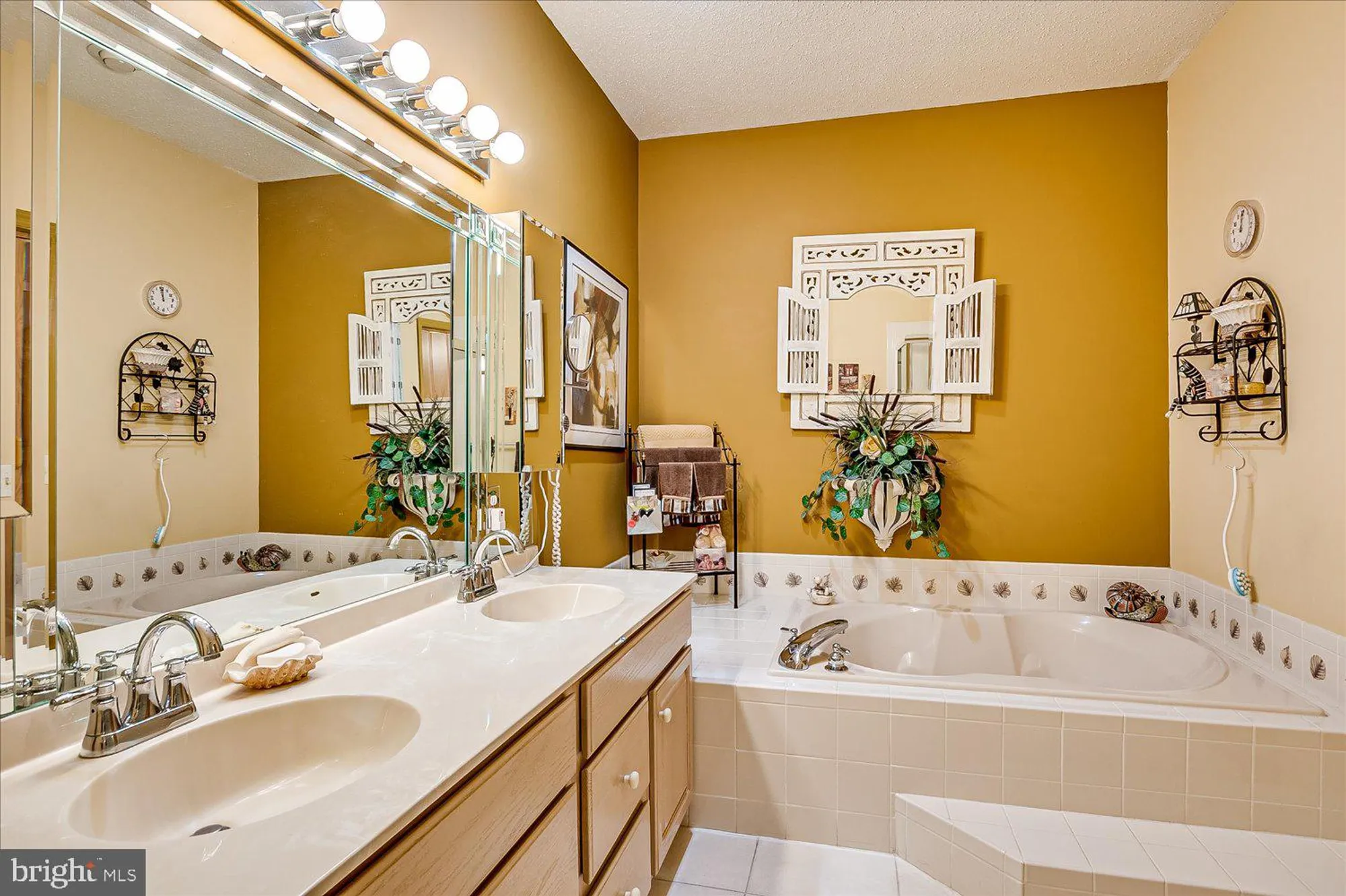 Property Slideshow image 36 of 50 | 136 birmingham ln, Monroe Township, NJ, 08831