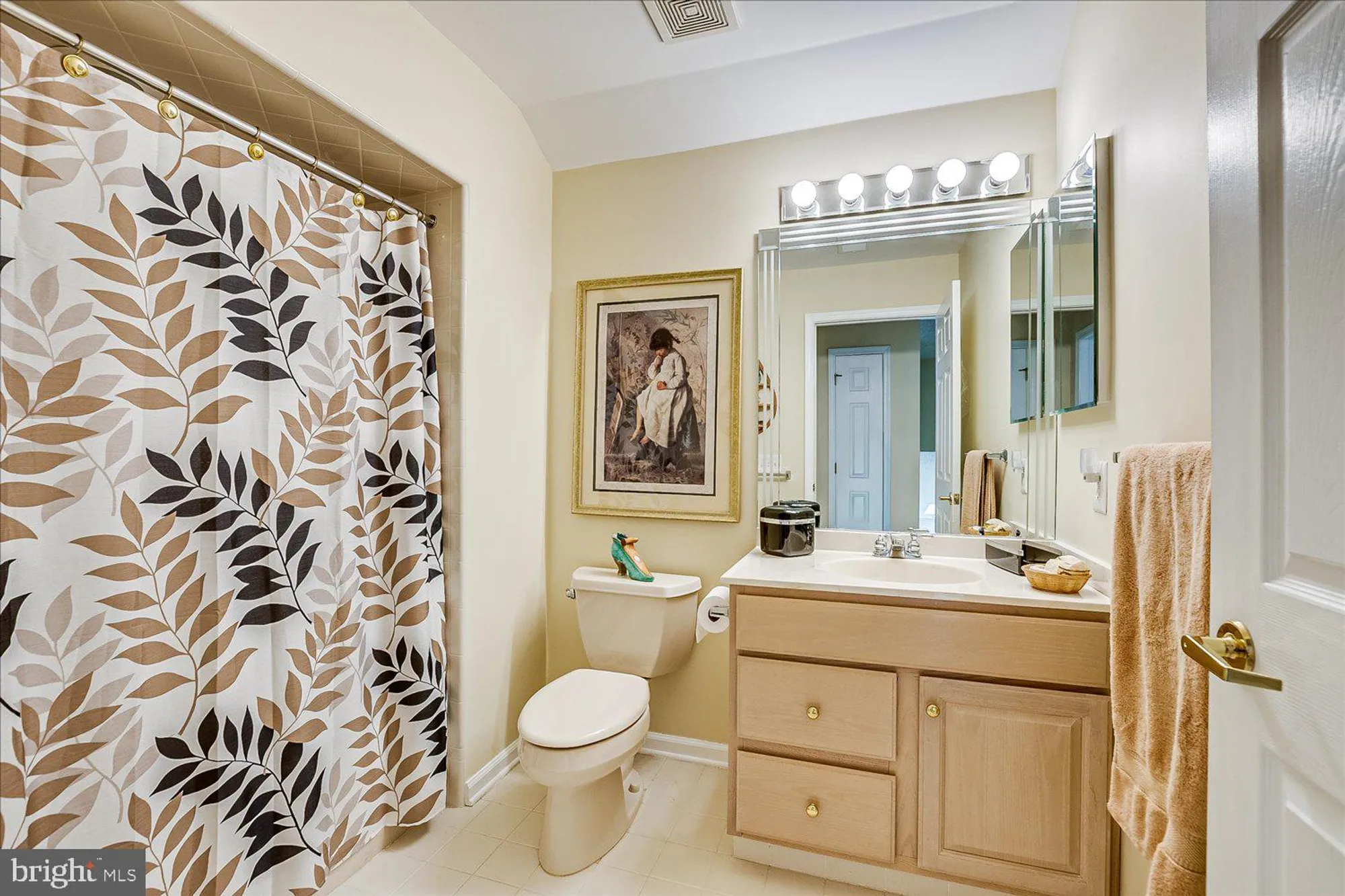 Property Slideshow image 40 of 50 | 136 birmingham ln, Monroe Township, NJ, 08831