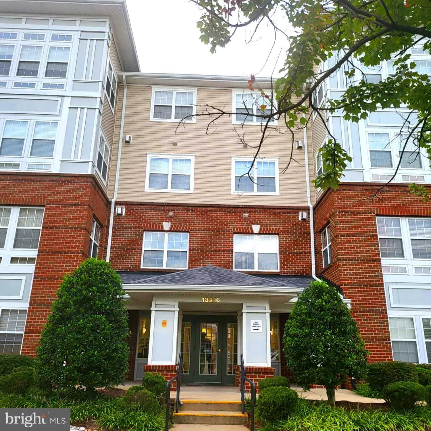 Property Slideshow image 2 of 33 | 13216 fox bow dr 403, Upper Marlboro, MD, 20774