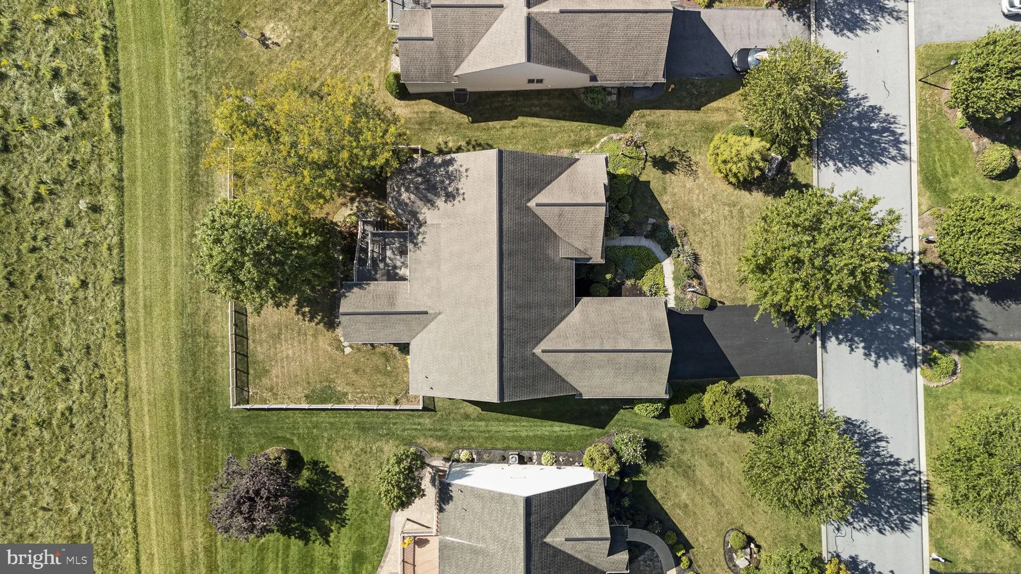 Property Slideshow image 5 of 46 | 44 winterberry ln, Womelsdorf, PA, 19567