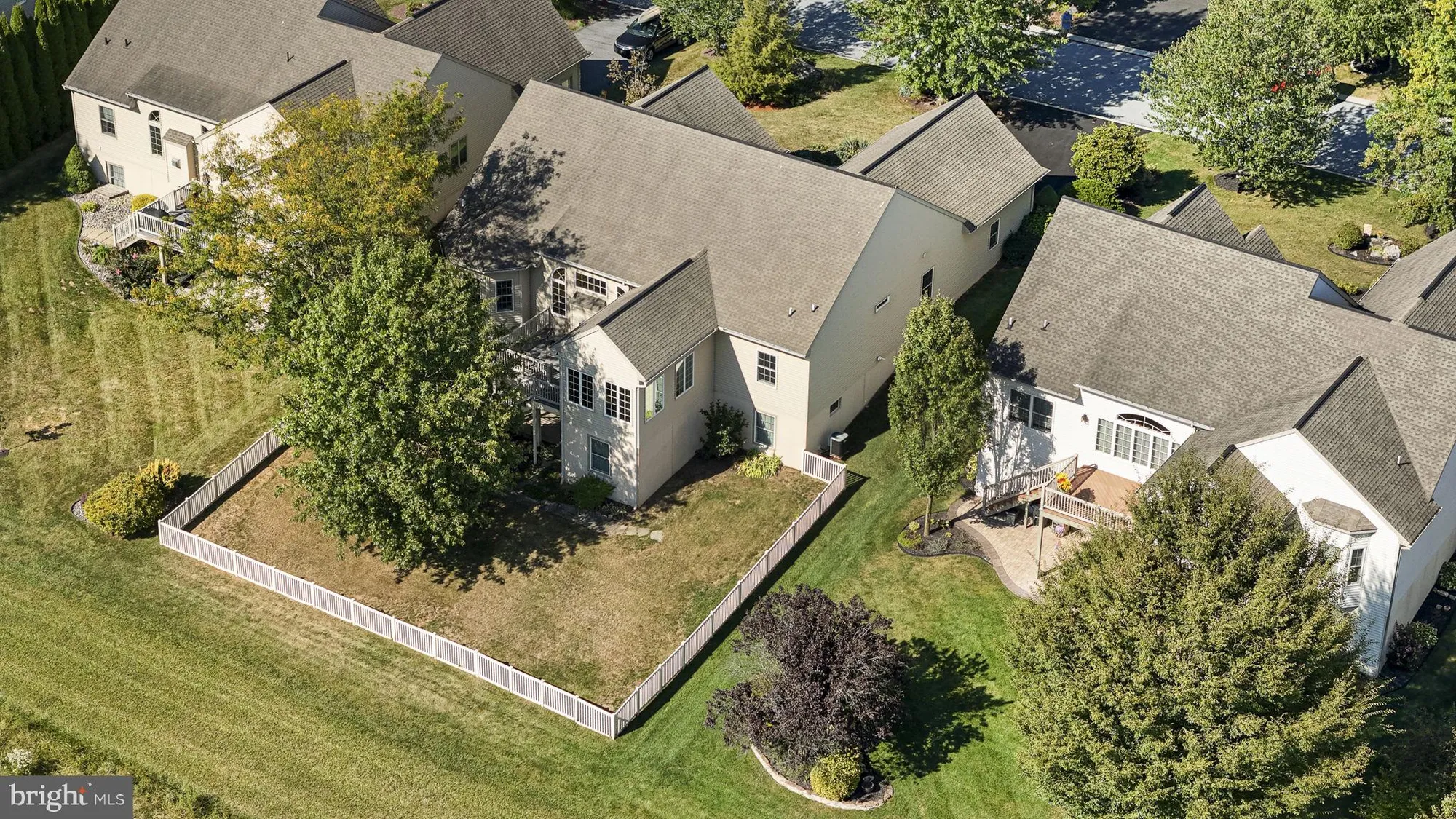 Property Slideshow image 6 of 46 | 44 winterberry ln, Womelsdorf, PA, 19567