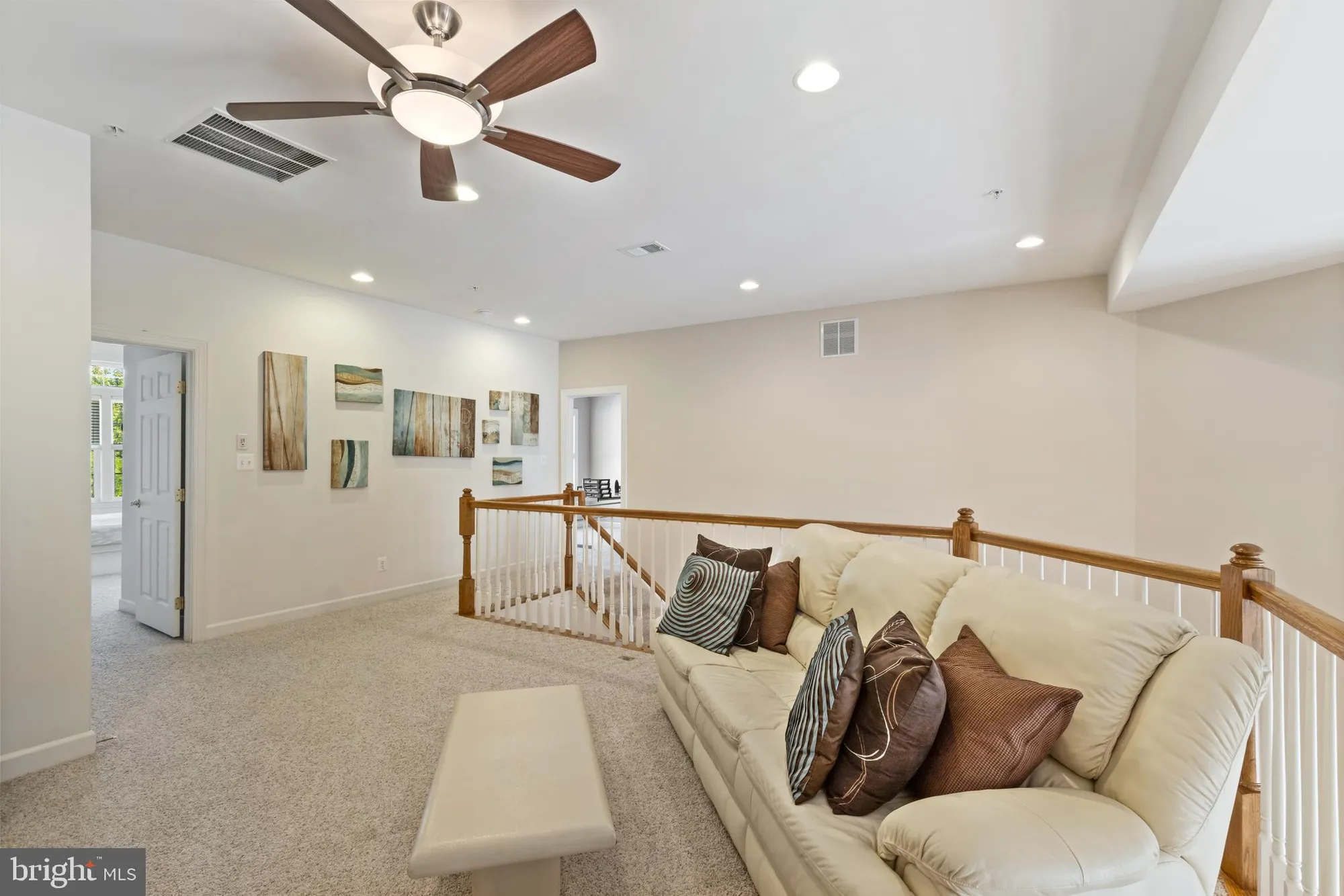 Property Slideshow image 25 of 28 | 8325 meadowsweet rd # 8325, Baltimore, MD, 21208