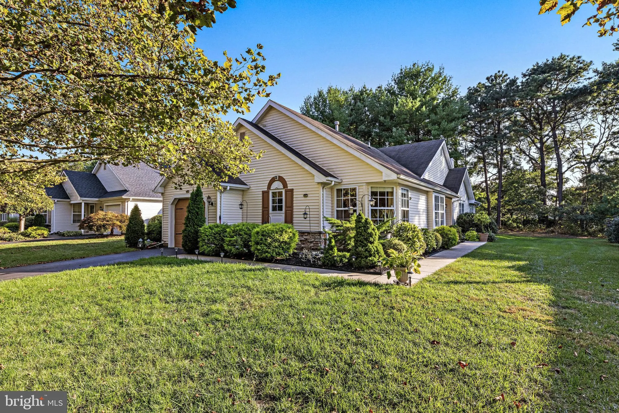 Property Slideshow image 2 of 39 | 14 skylark ln, Lakewood, NJ, 08701