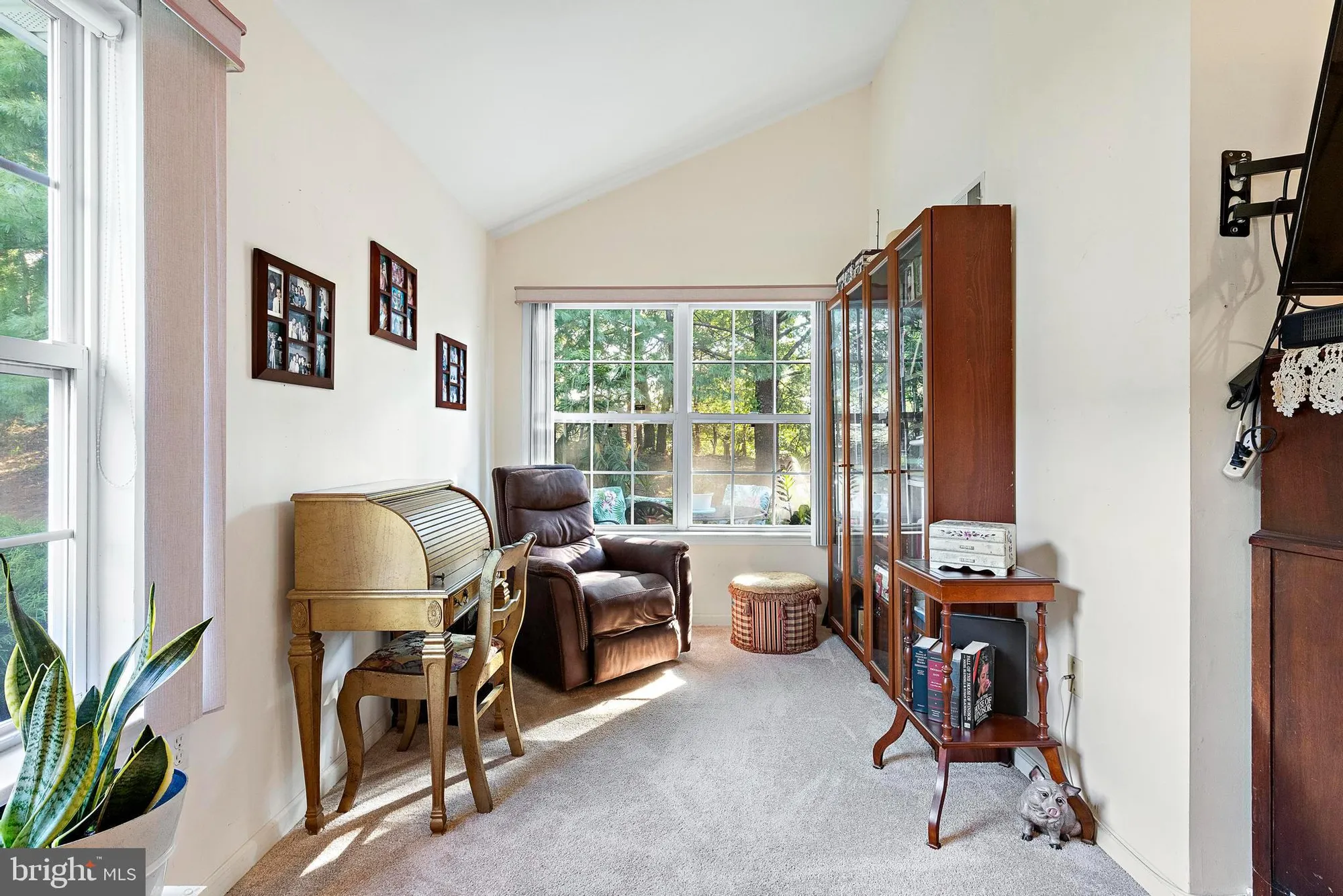 Property Slideshow image 31 of 39 | 14 skylark ln, Lakewood, NJ, 08701
