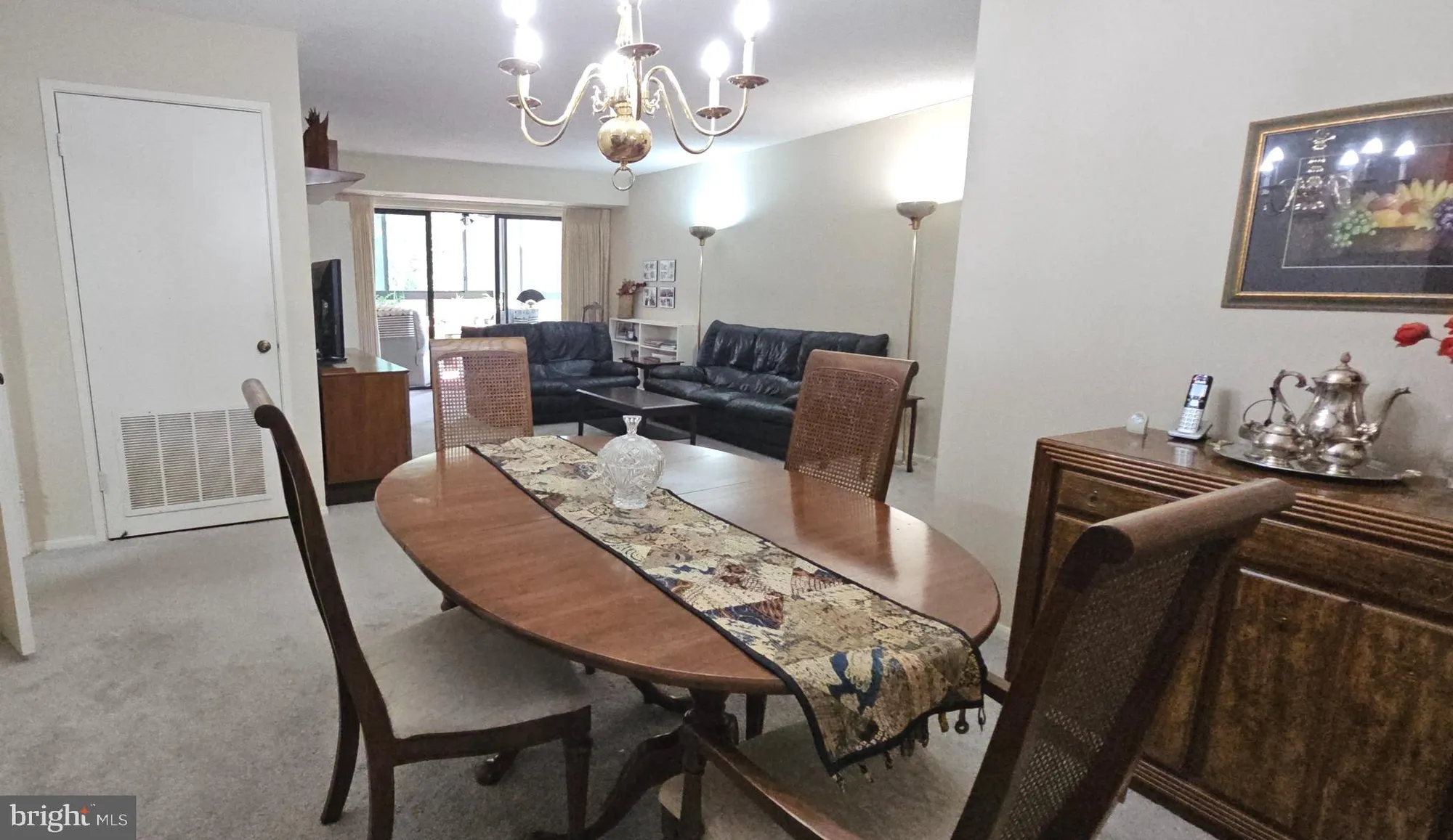 Property Slideshow image 5 of 21 | 15100 interlachen dr # 4-908, Silver Spring, MD, 20906